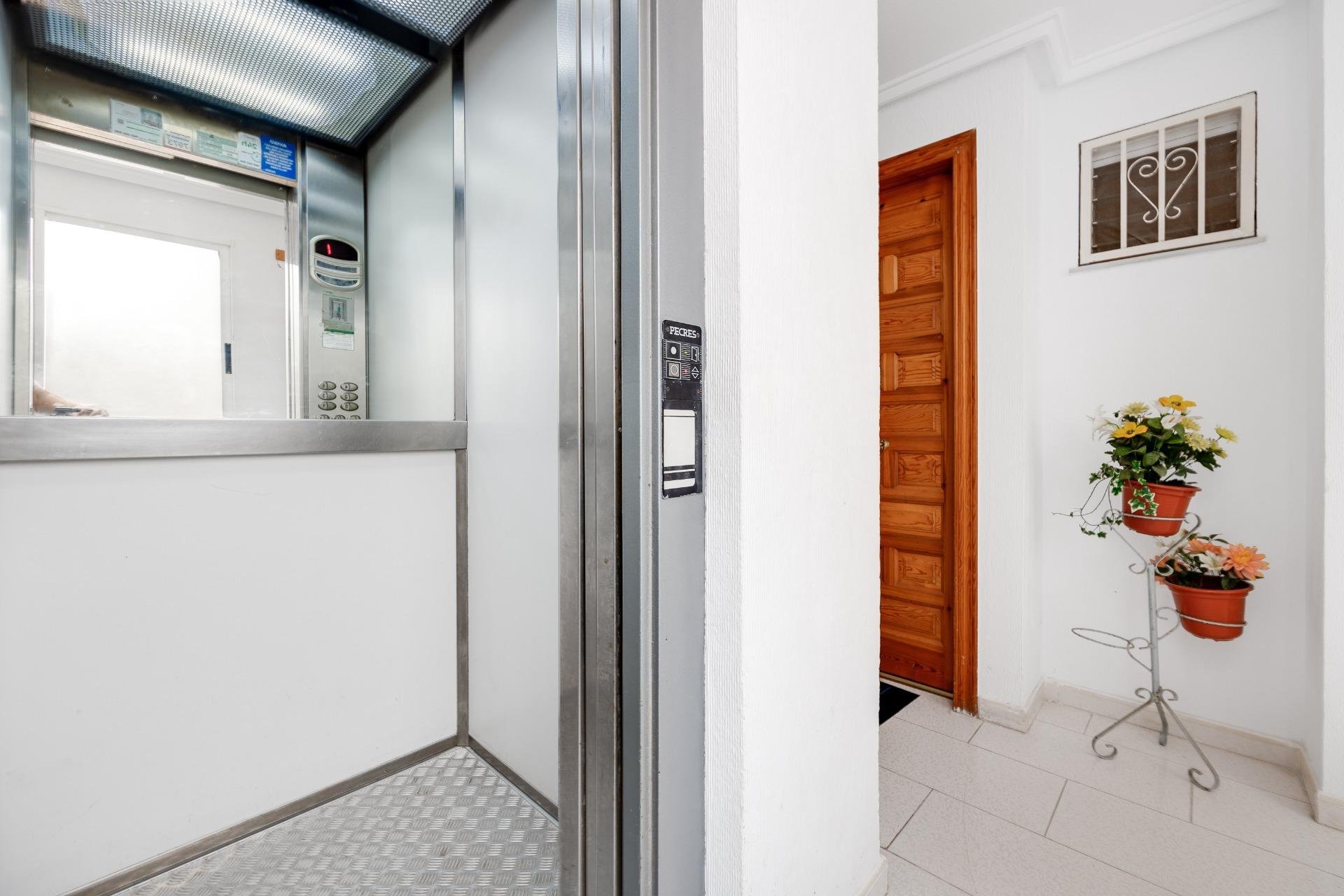 Resale - Apartamento - Torrevieja - Playa del Cura