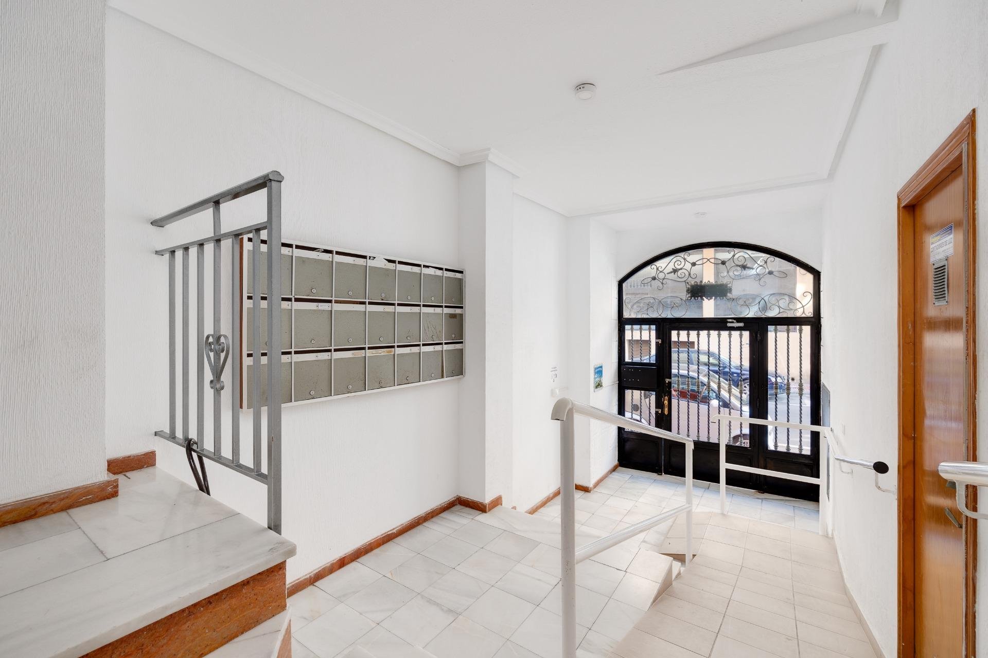 Resale - Apartamento - Torrevieja - Playa del Cura