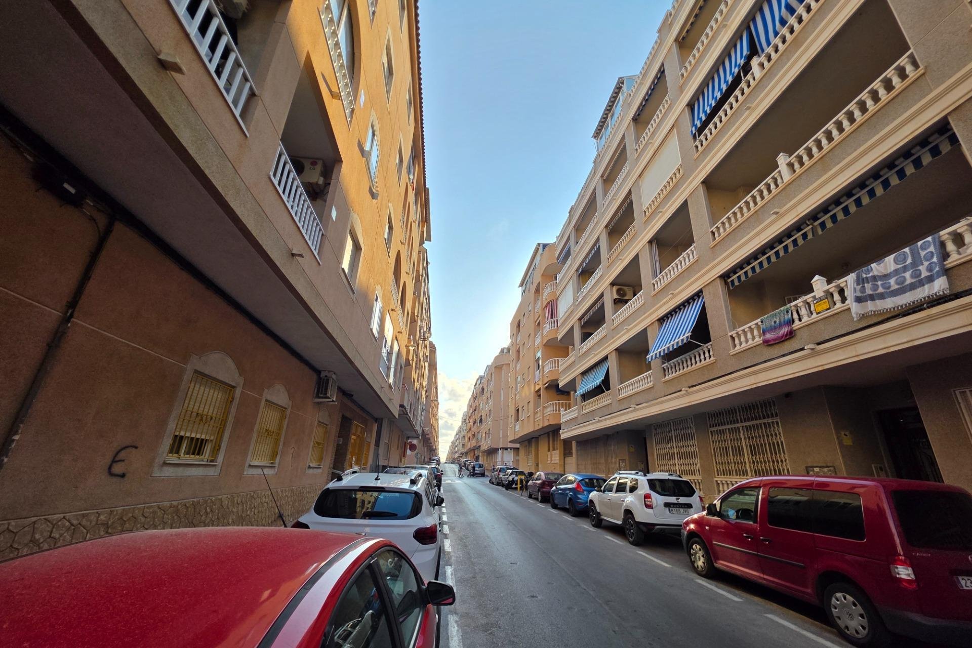 Resale - Apartamento - Torrevieja - Playa del Cura