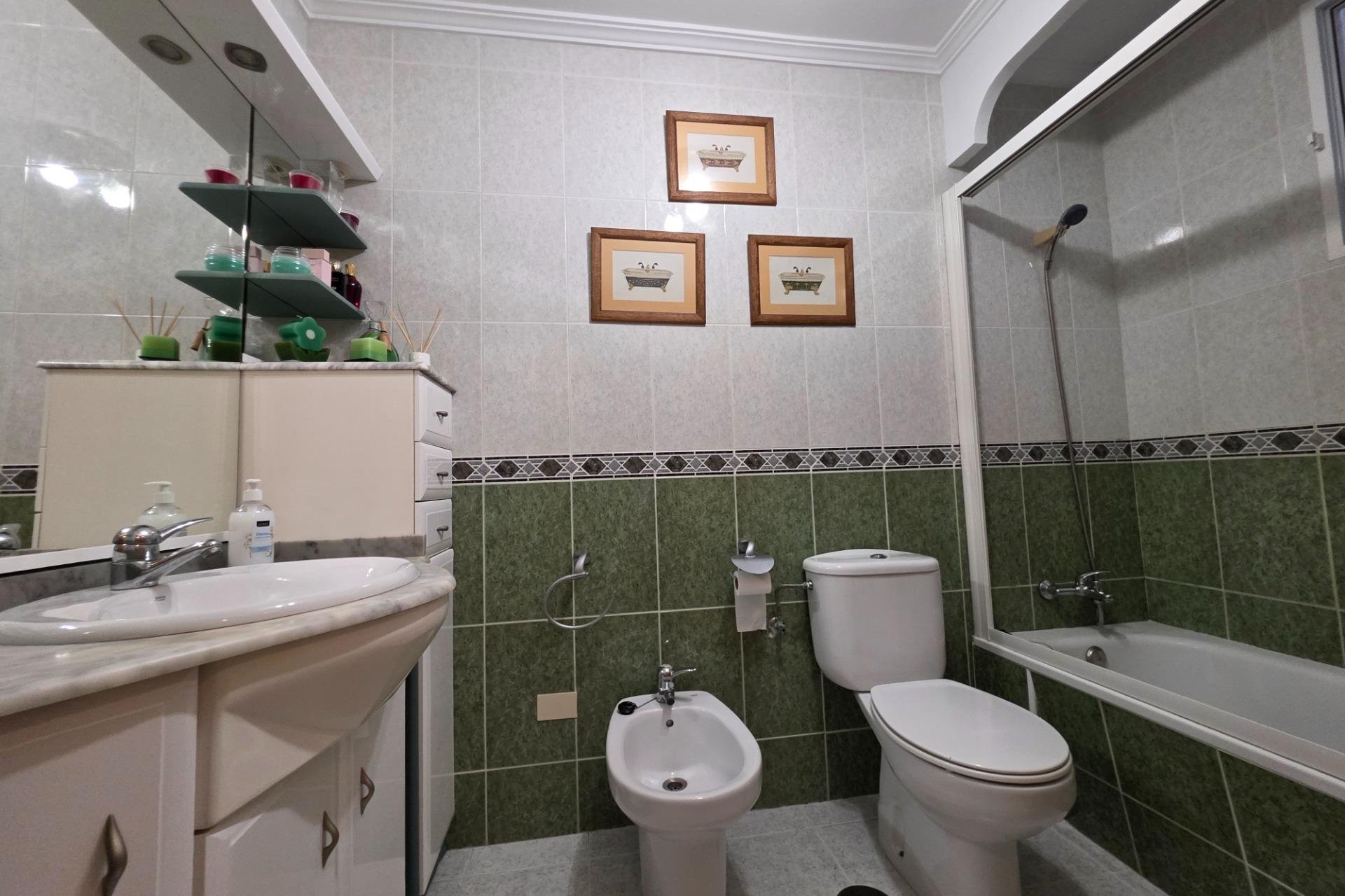 Resale - Apartamento - Torrevieja - Playa del Cura