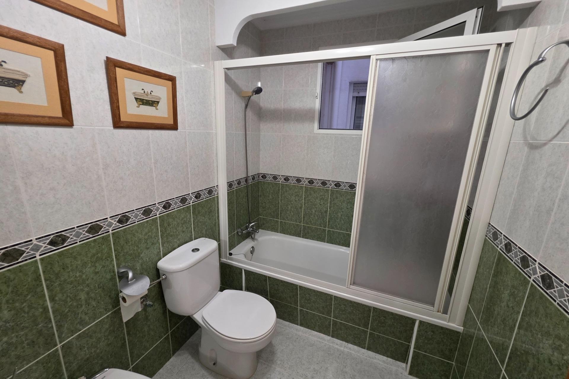 Resale - Apartamento - Torrevieja - Playa del Cura