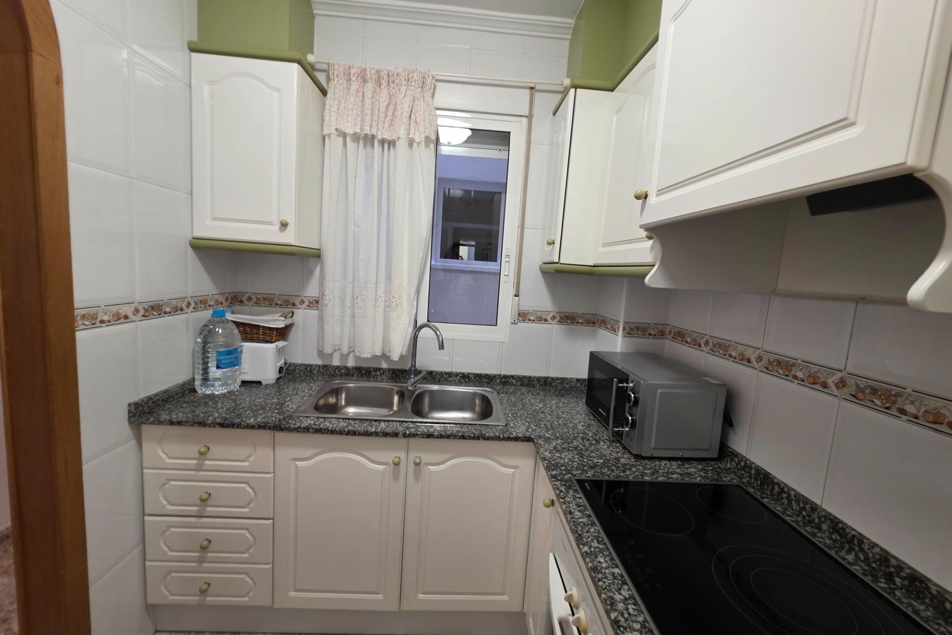 Resale - Apartamento - Torrevieja - Playa del Cura