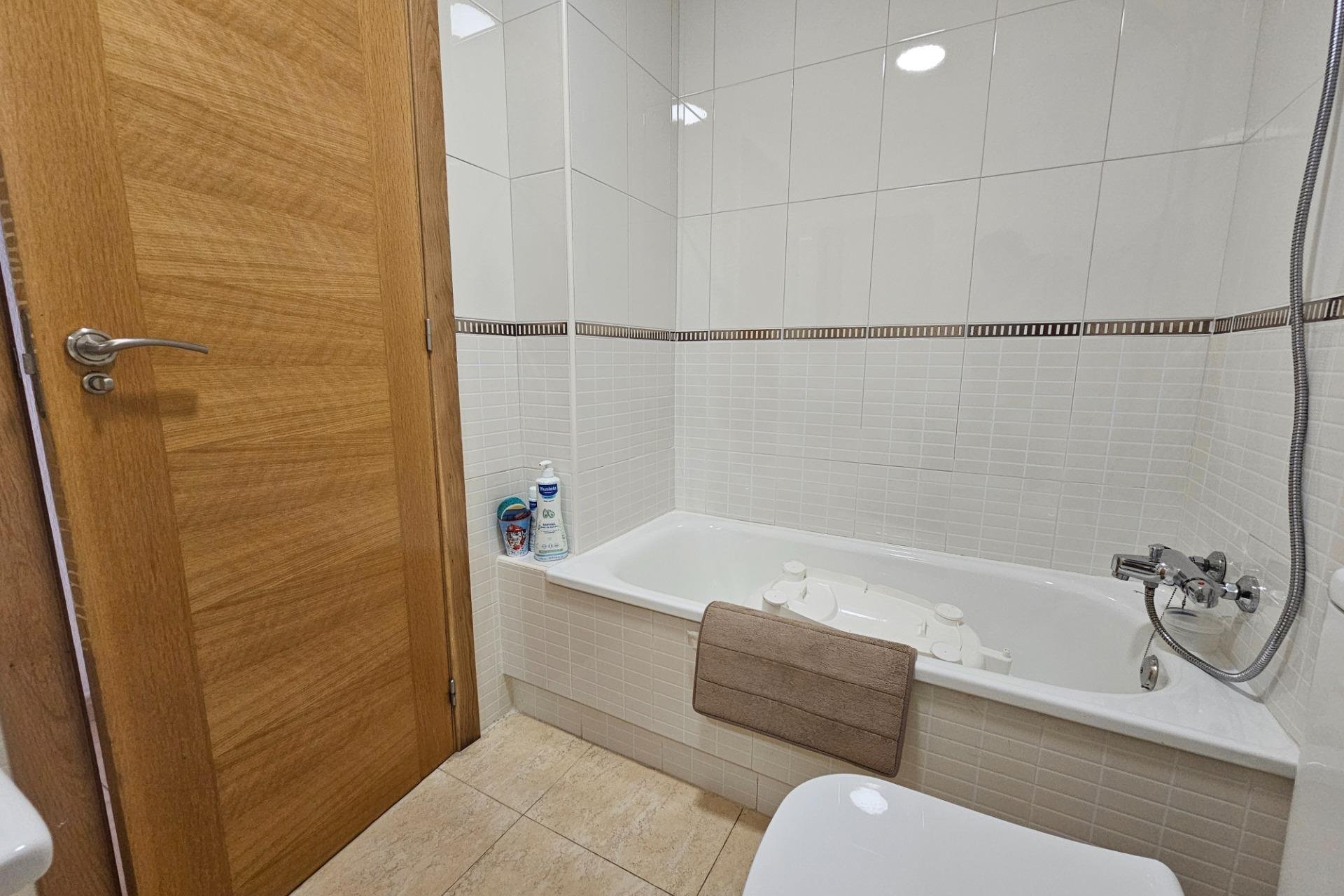 Resale - Apartamento - Torrevieja - Playa del Cura