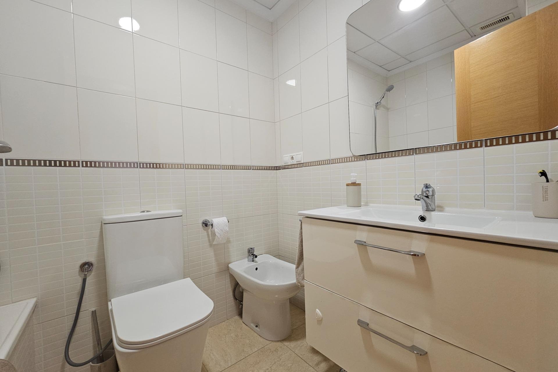 Resale - Apartamento - Torrevieja - Playa del Cura