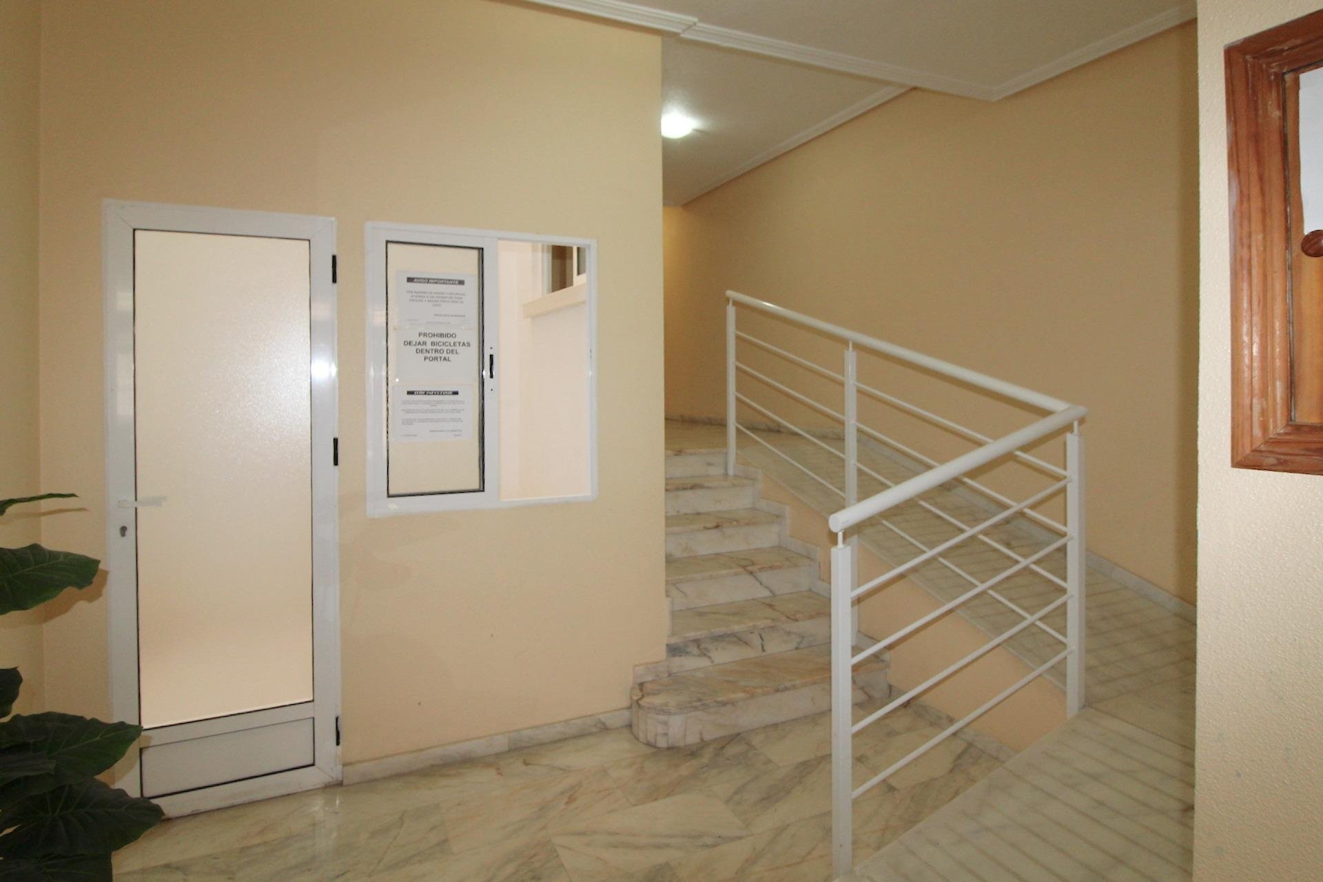 Resale - Apartamento - Torrevieja - Playa del Cura