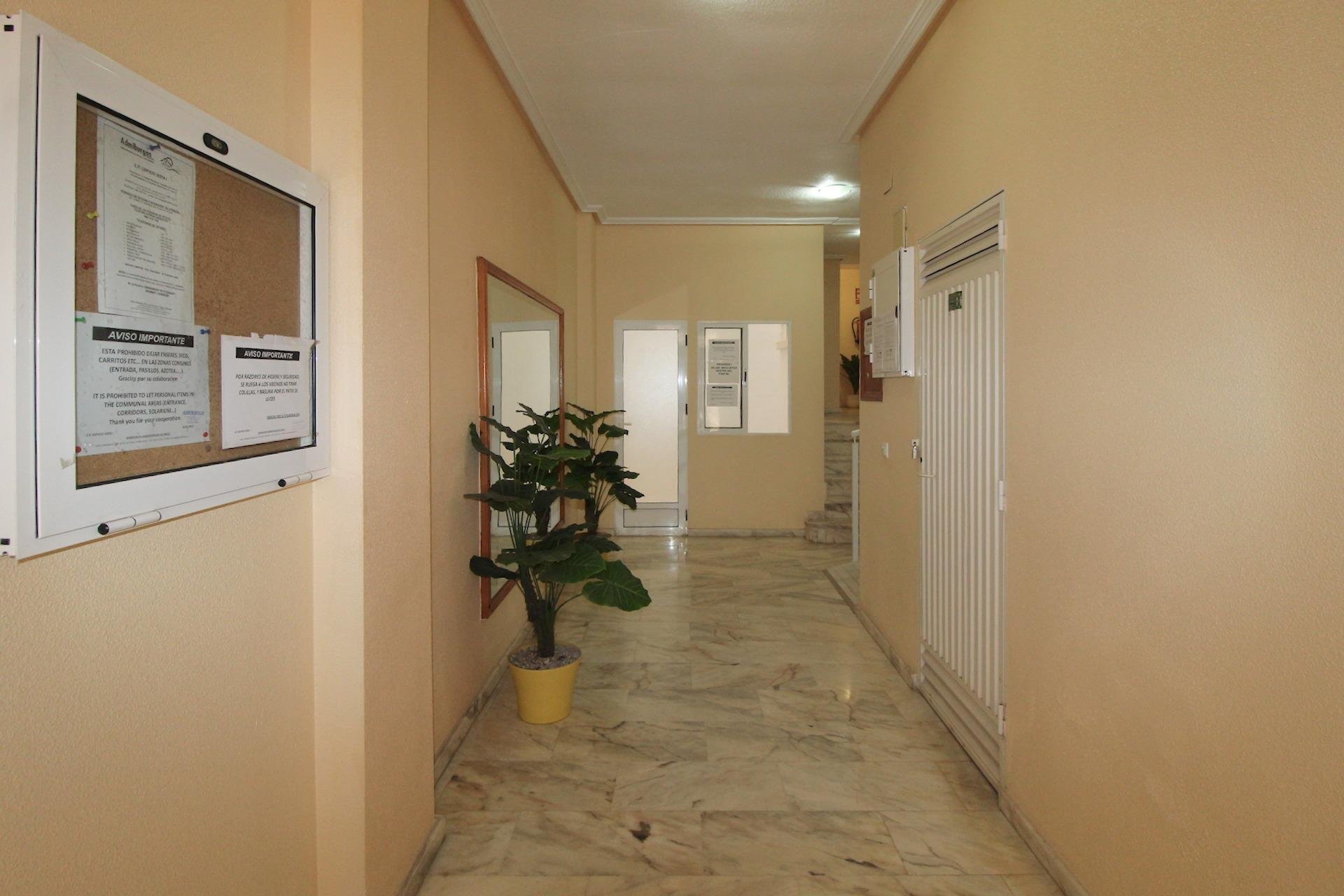 Resale - Apartamento - Torrevieja - Playa del Cura