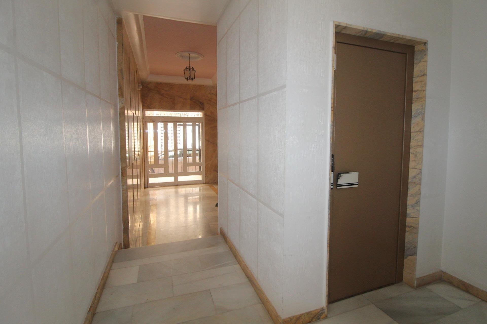 Resale - Apartamento - Torrevieja - Playa del Cura
