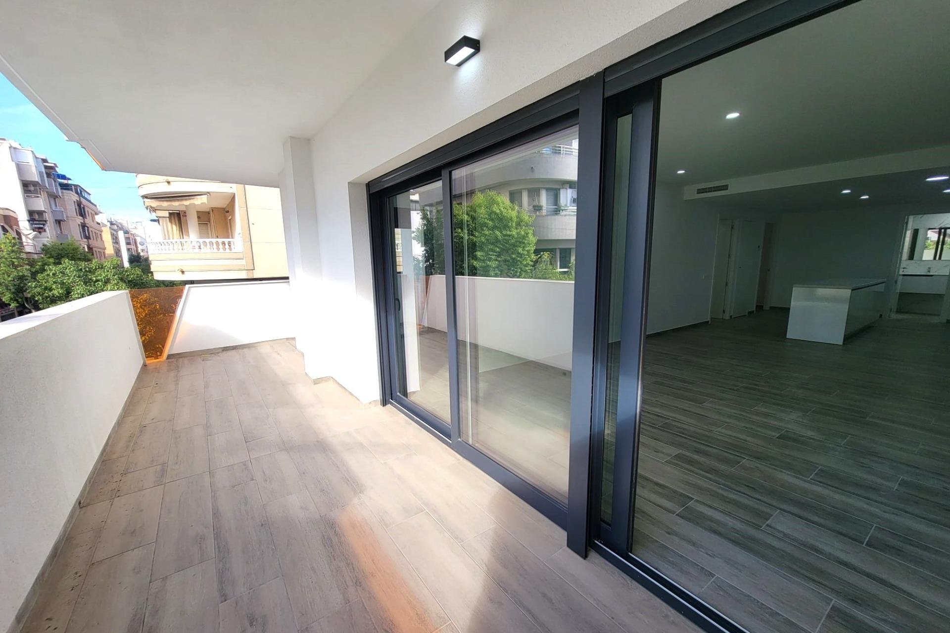 Resale - Apartamento - Torrevieja - Playa del Cura