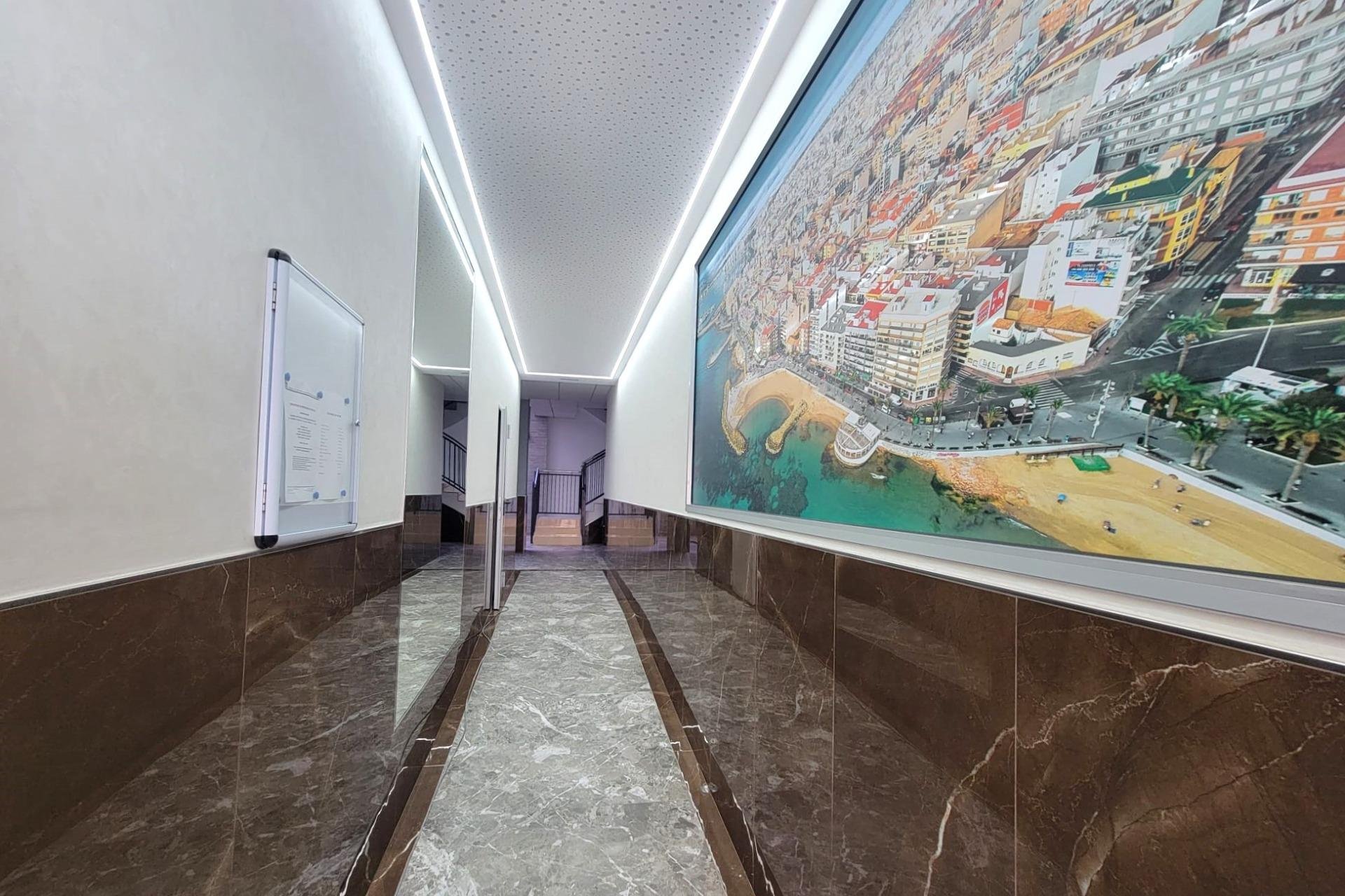 Resale - Apartamento - Torrevieja - Playa del Cura