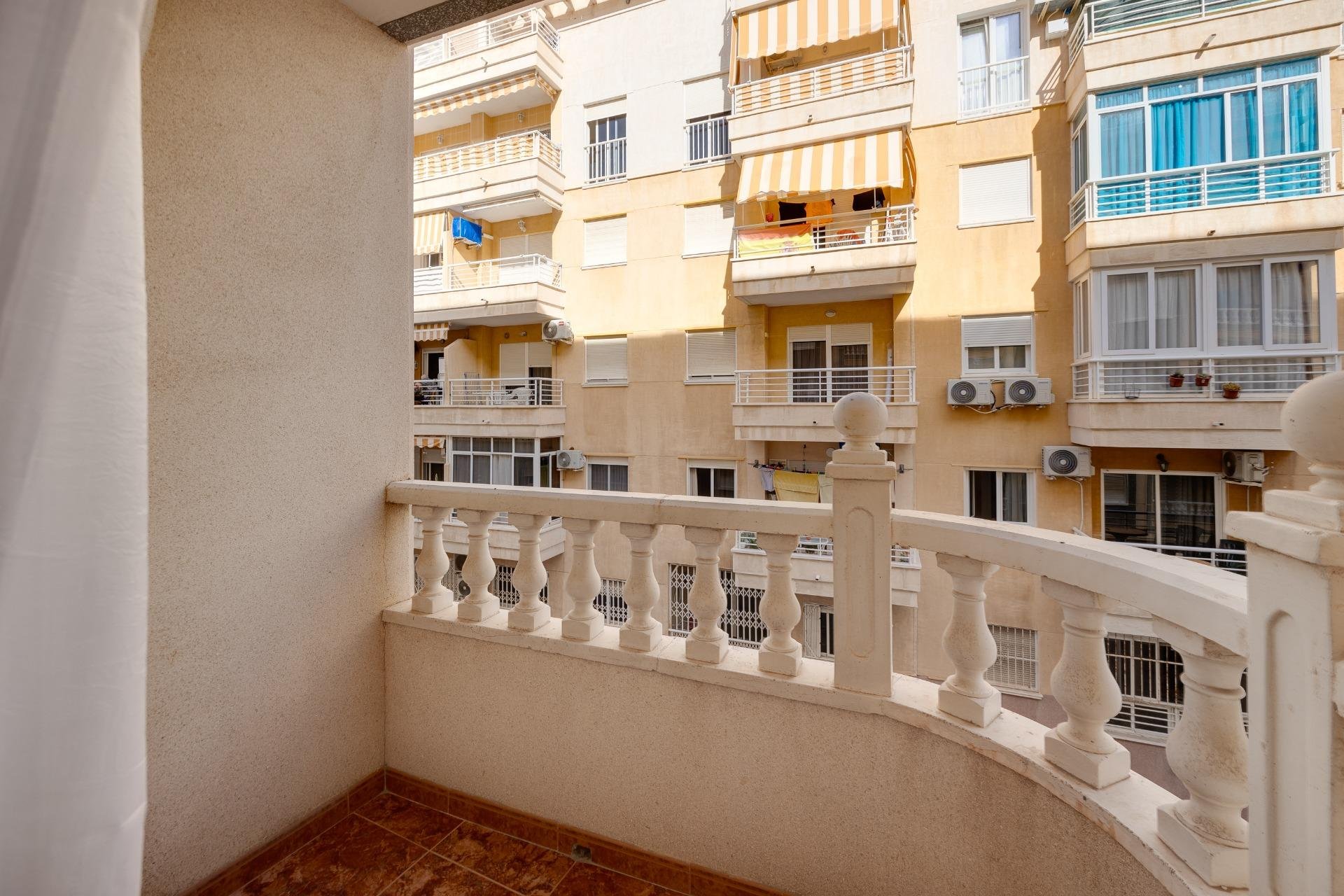 Resale - Apartamento - Torrevieja - Playa del Cura