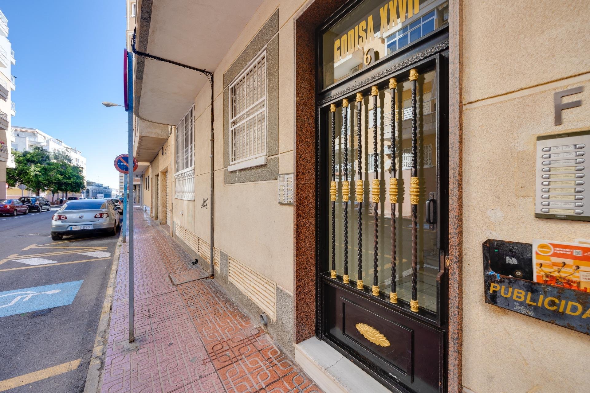 Resale - Apartamento - Torrevieja - Playa del Cura