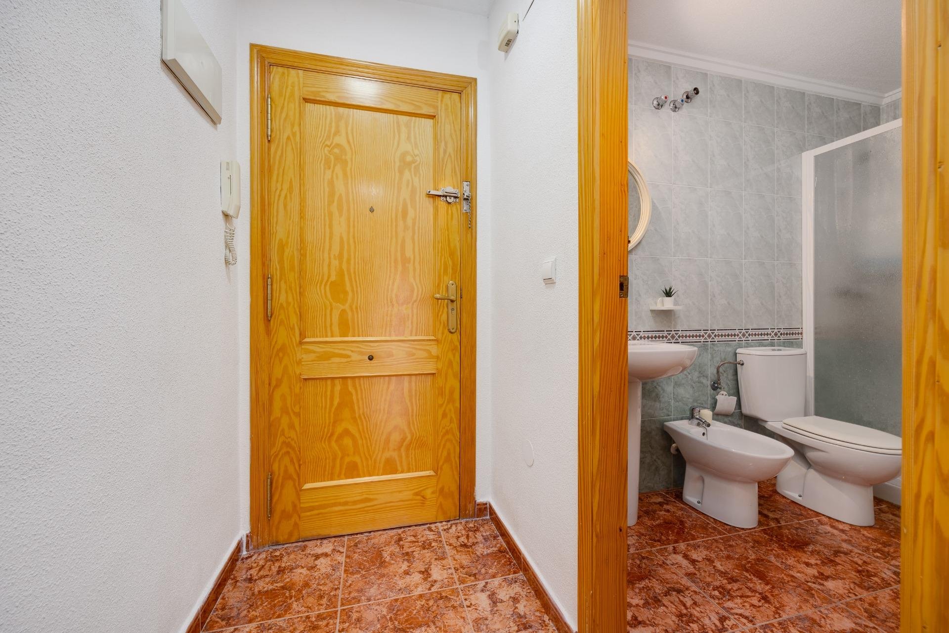 Resale - Apartamento - Torrevieja - Playa del Cura