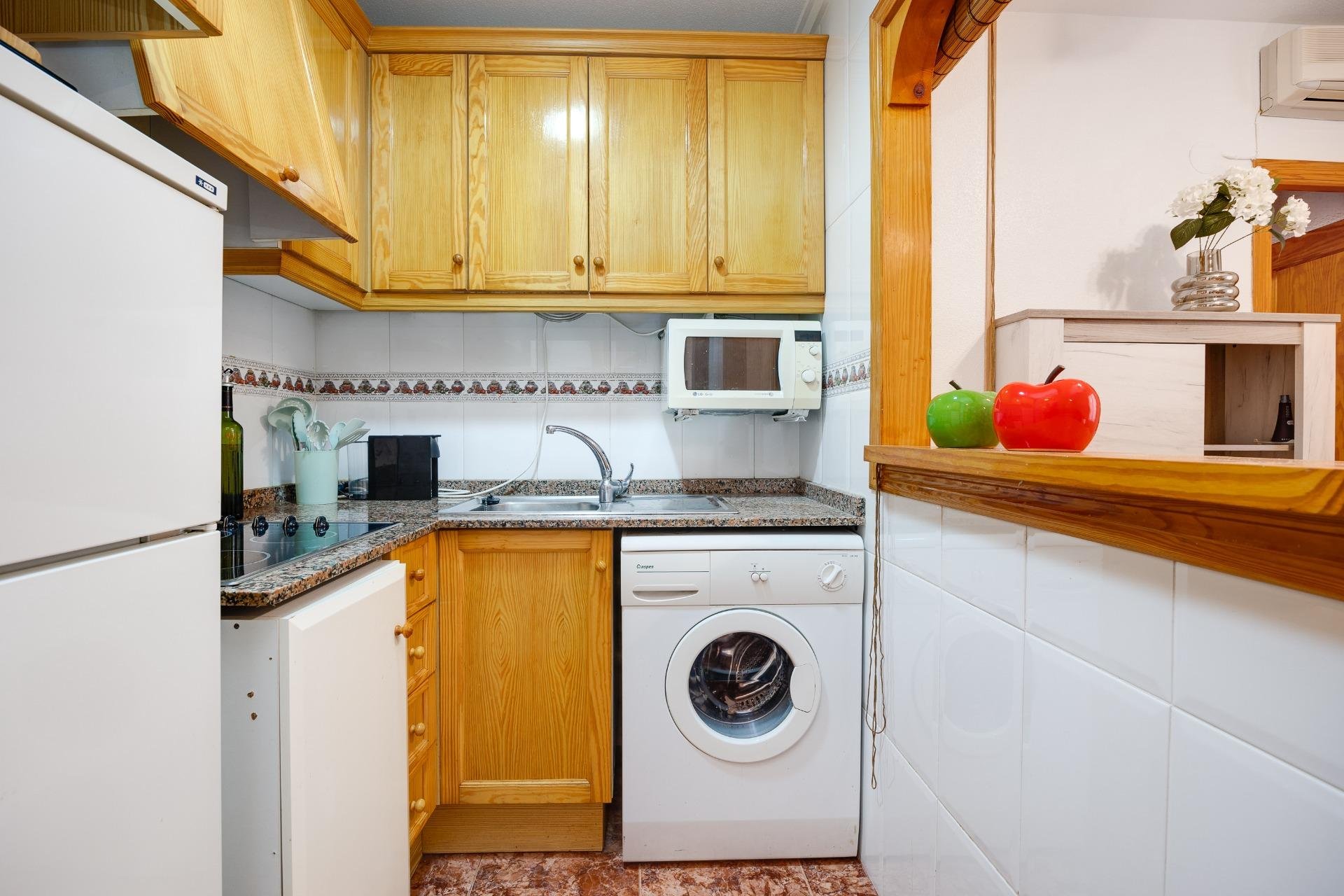 Resale - Apartamento - Torrevieja - Playa del Cura