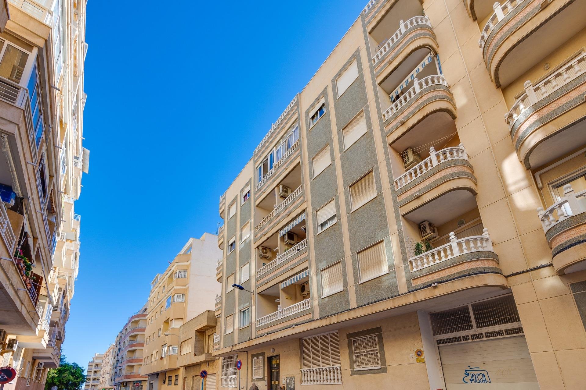 Resale - Apartamento - Torrevieja - Playa del Cura