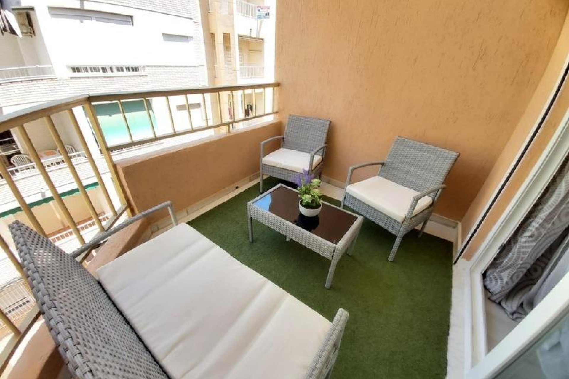 Resale - Apartamento - Torrevieja - Playa del Cura