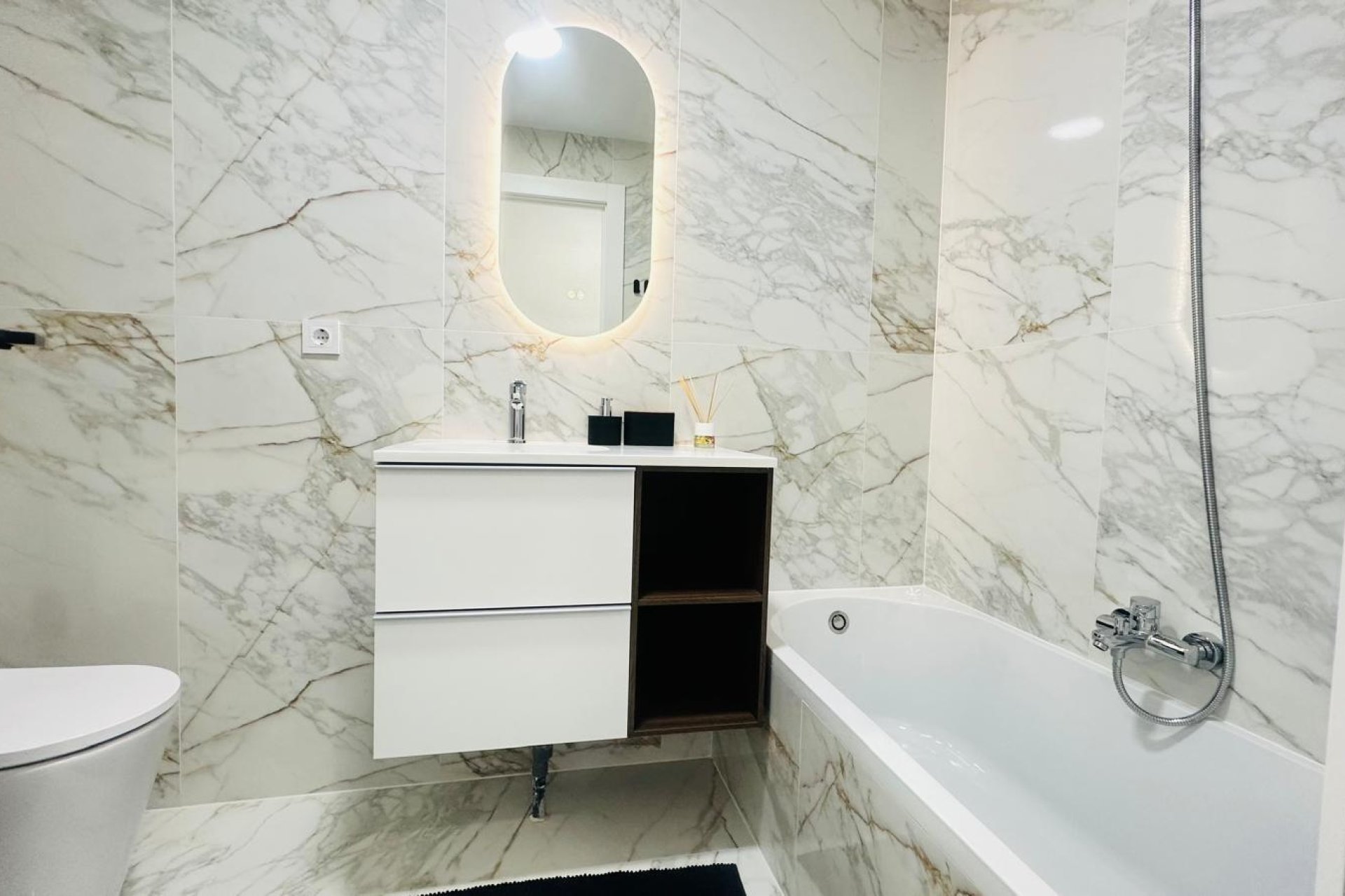 Resale - Apartamento - Torrevieja - Playa del Cura