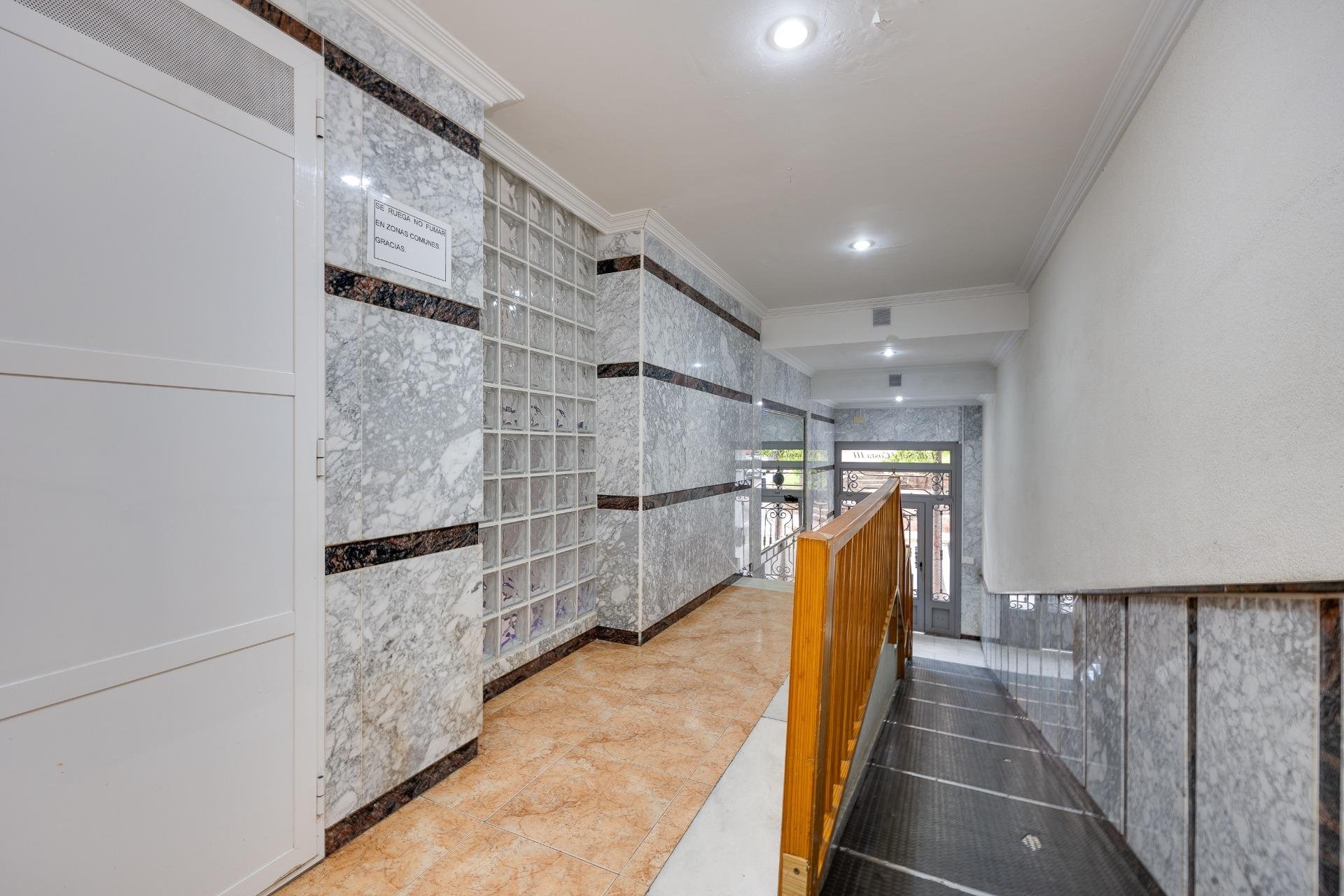 Resale - Apartamento - Torrevieja - Playa del Cura