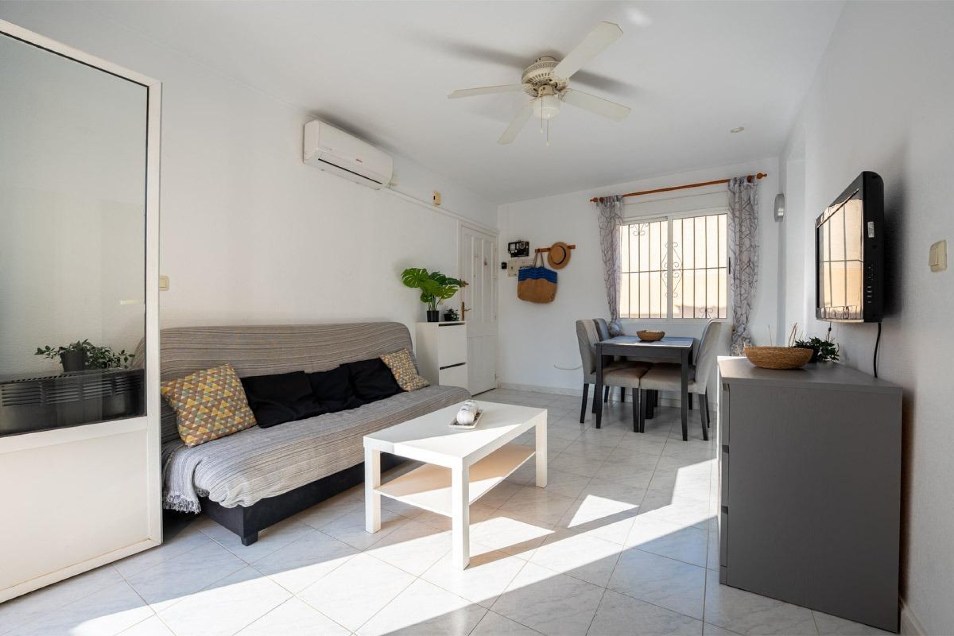 Resale - Apartamento - Torrevieja - Playa del Cura