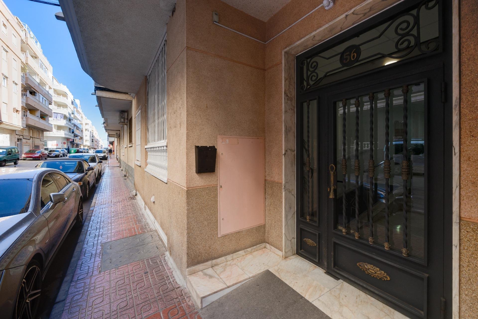 Resale - Apartamento - Torrevieja - Playa del Cura