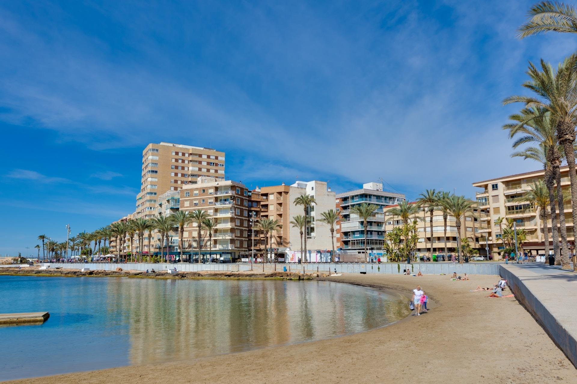 Resale - Apartamento - Torrevieja - Playa del Cura