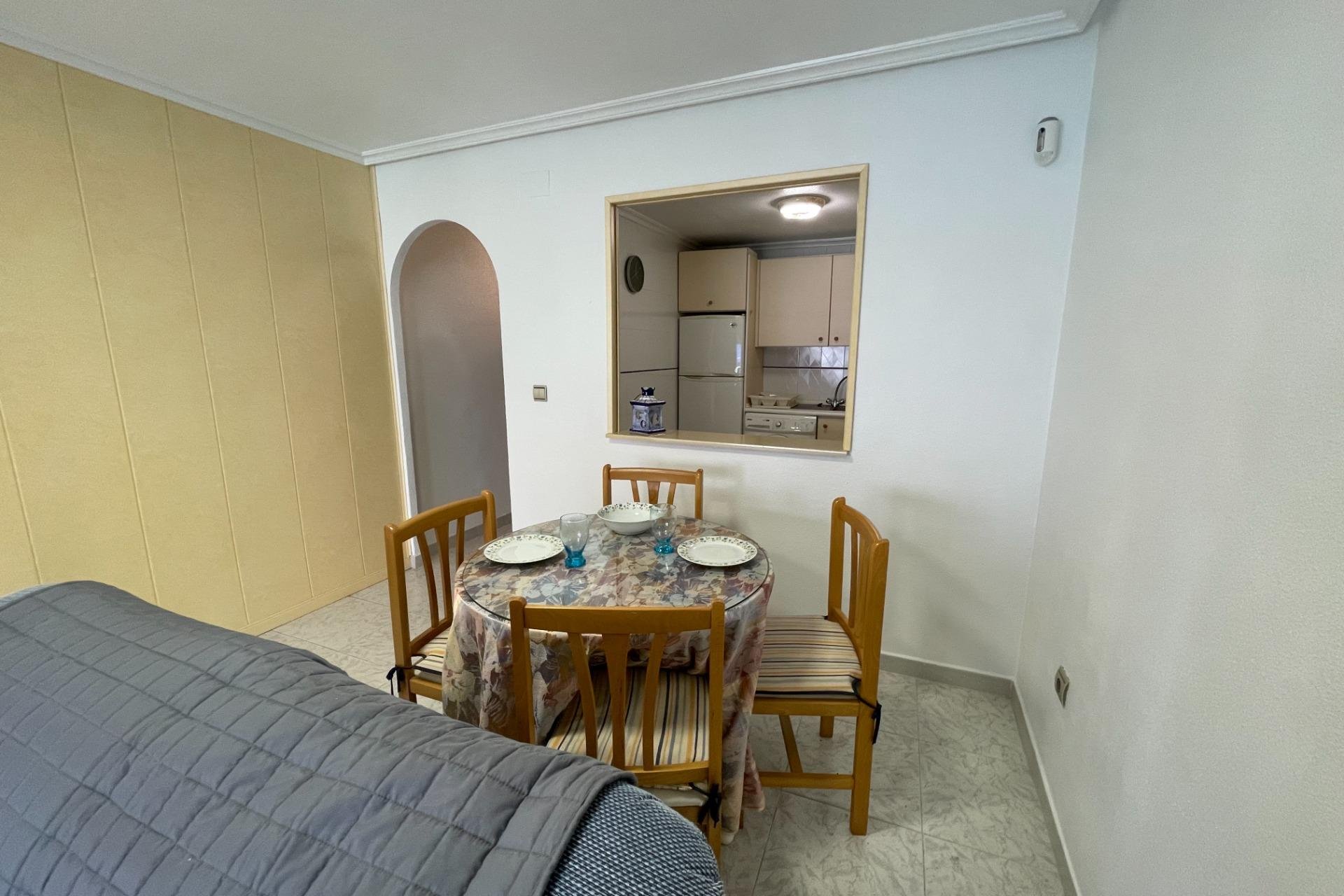 Resale - Apartamento - Torrevieja - Playa del Cura