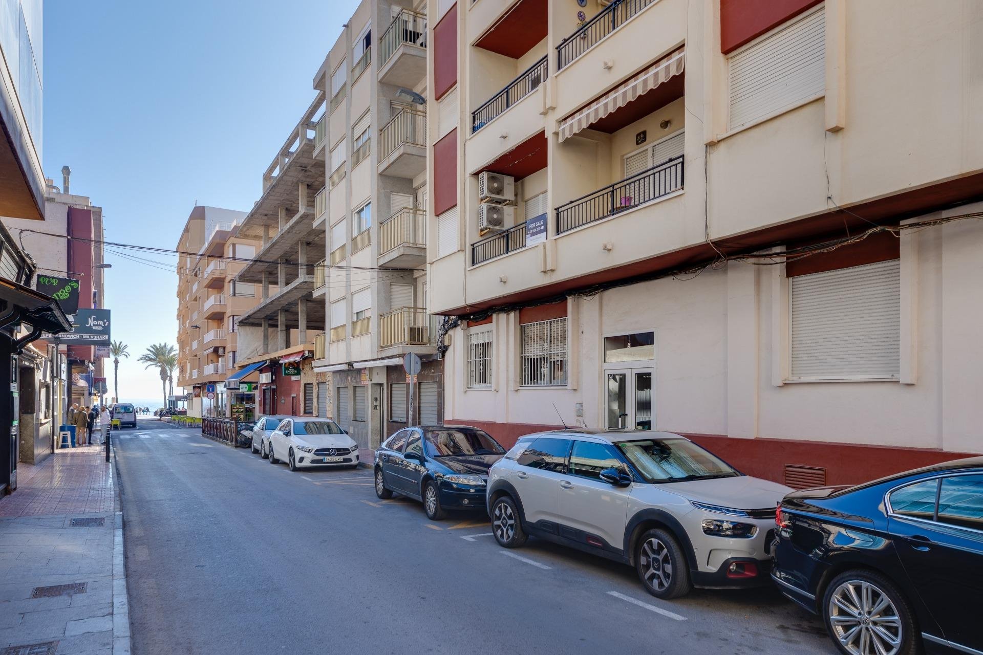 Resale - Apartamento - Torrevieja - Playa del Cura