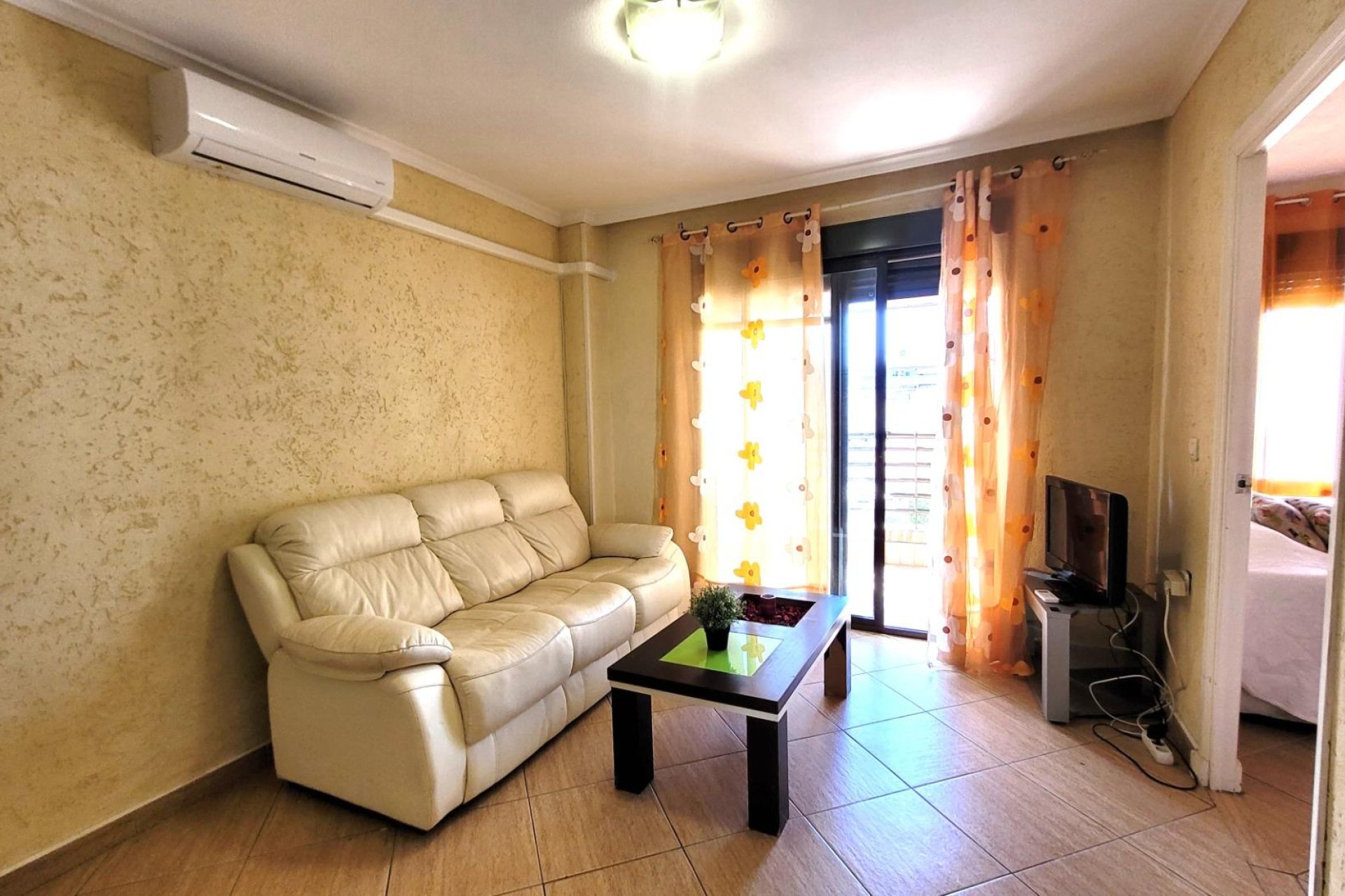 Resale - Apartamento - Torrevieja - Playa del Cura