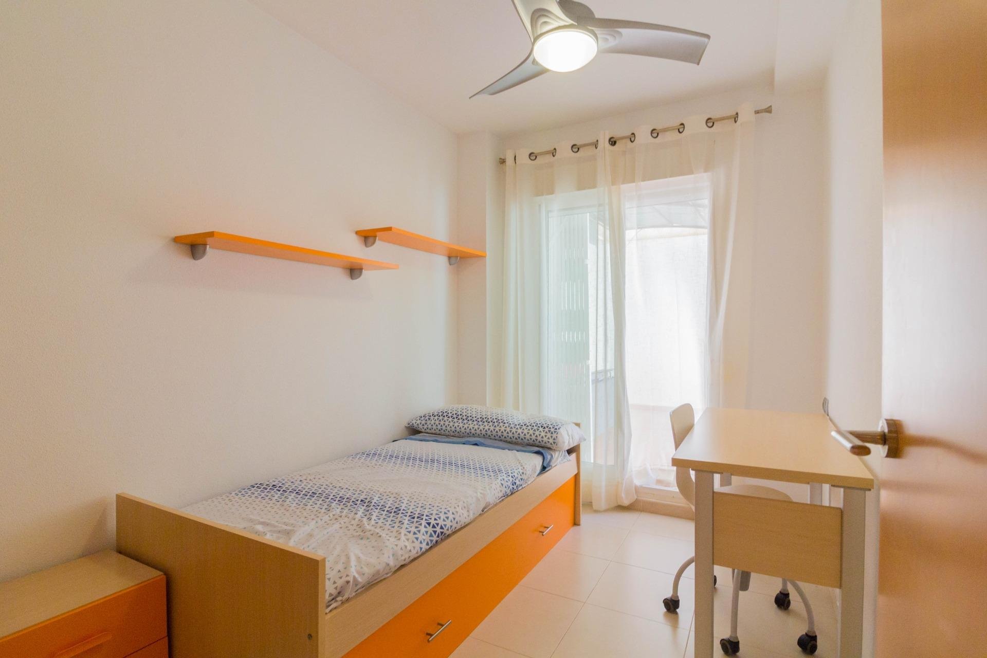 Resale - Apartamento - Torrevieja - Playa del Cura