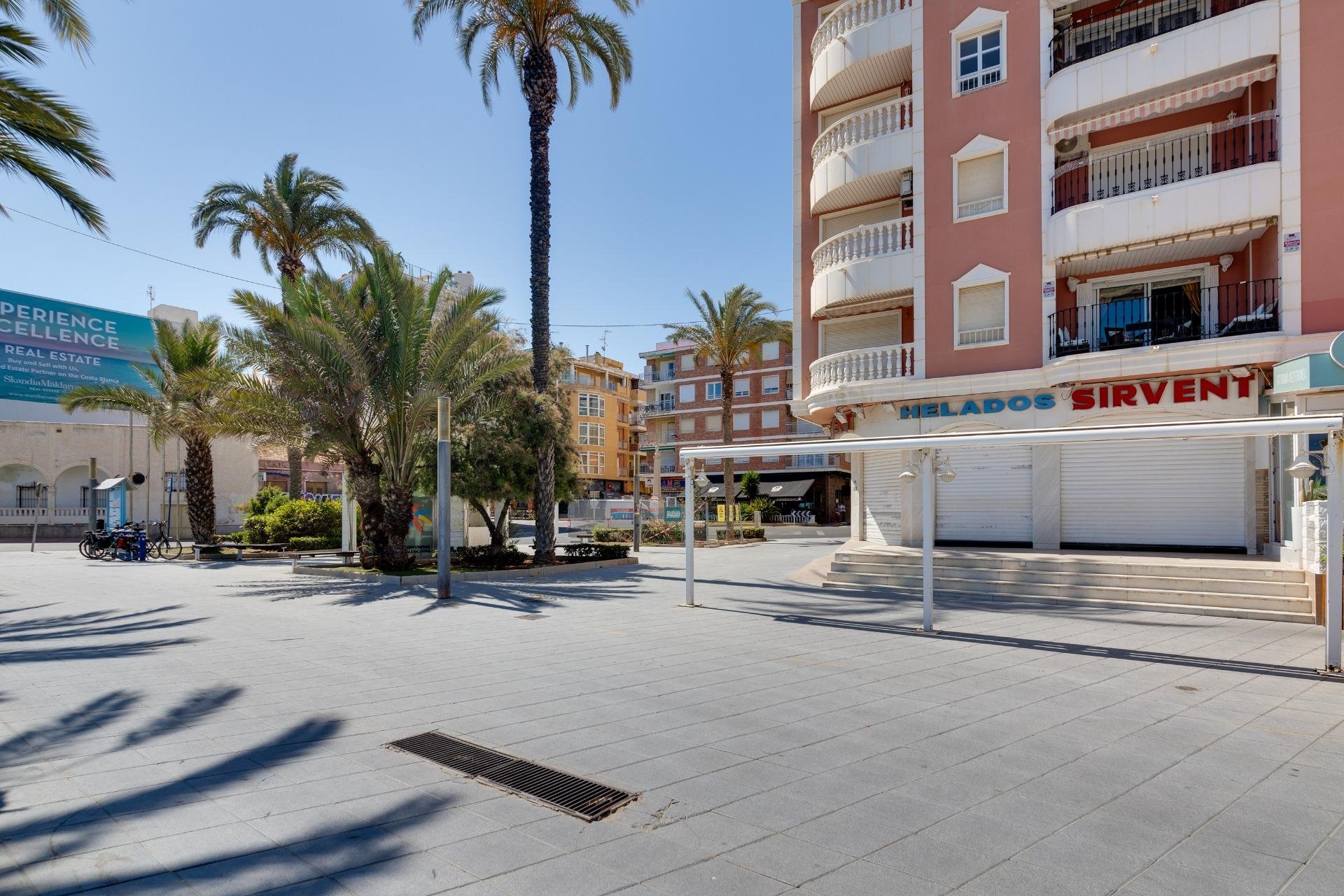 Resale - Apartamento - Torrevieja - Playa del Cura