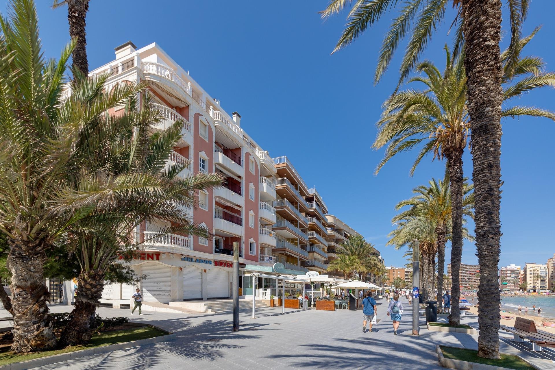 Resale - Apartamento - Torrevieja - Playa del Cura