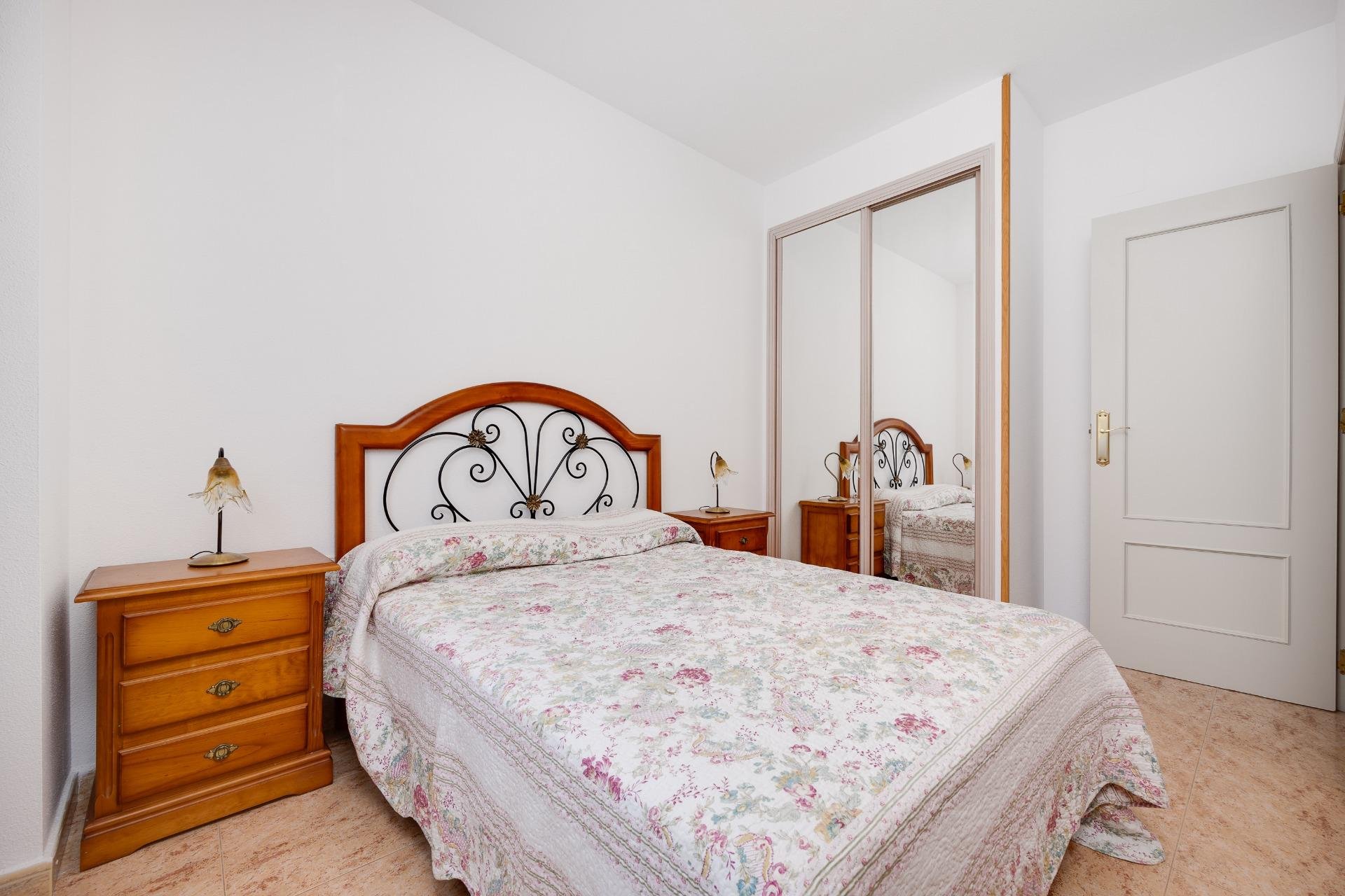 Resale - Apartamento - Torrevieja - Playa del Cura