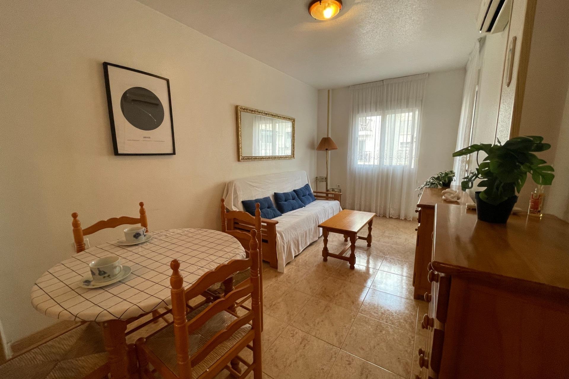 Resale - Apartamento - Torrevieja - Playa del Cura