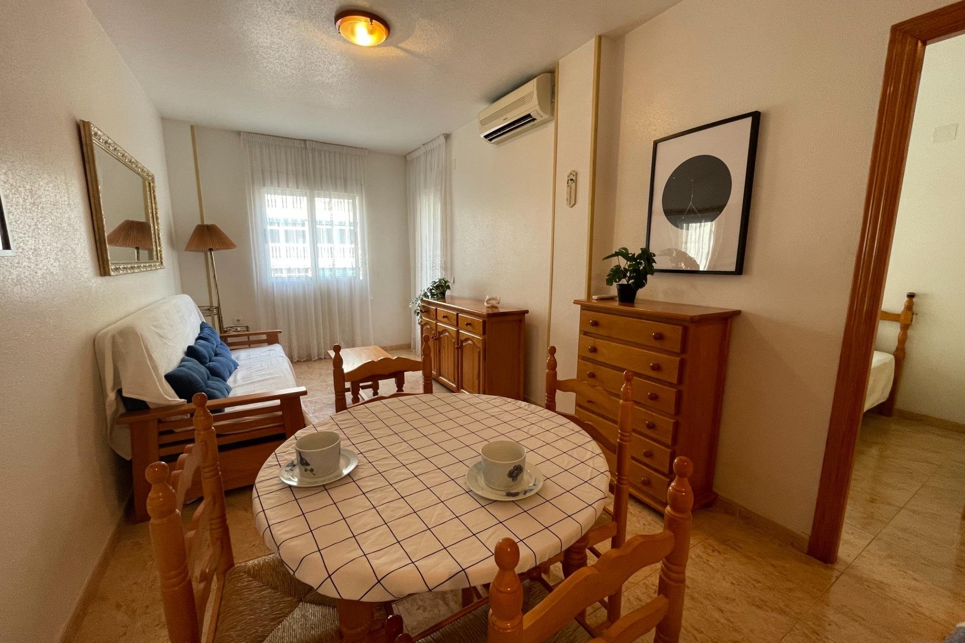 Resale - Apartamento - Torrevieja - Playa del Cura