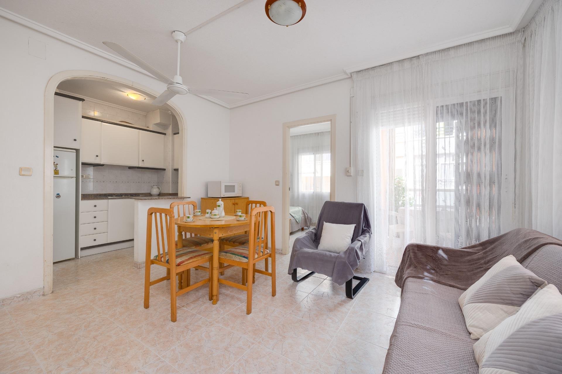 Resale - Apartamento - Torrevieja - Playa del Cura