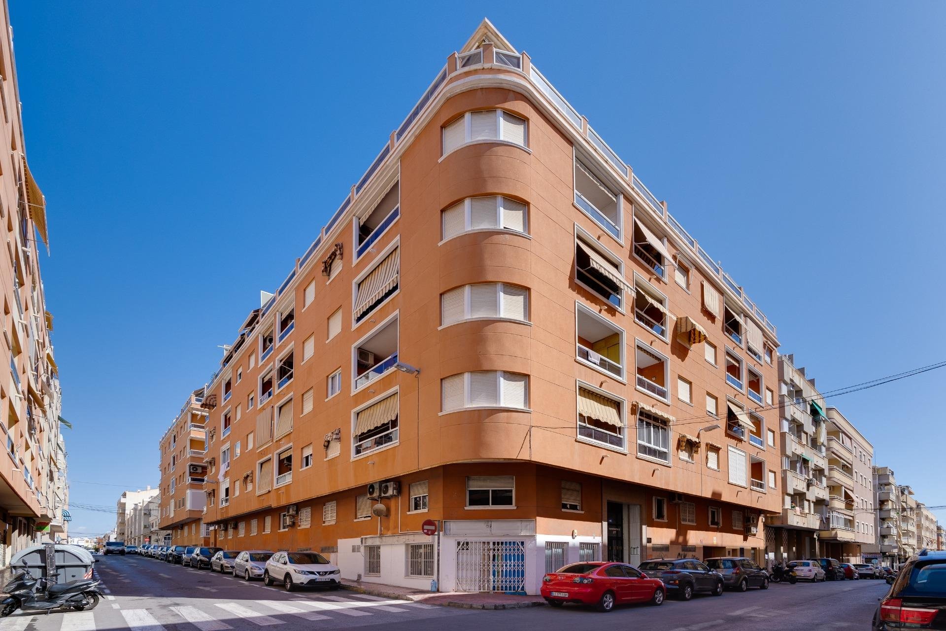 Resale - Apartamento - Torrevieja - Playa del Cura