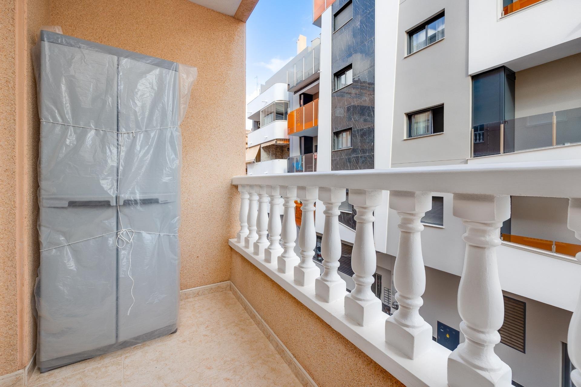 Resale - Apartamento - Torrevieja - Playa del Cura