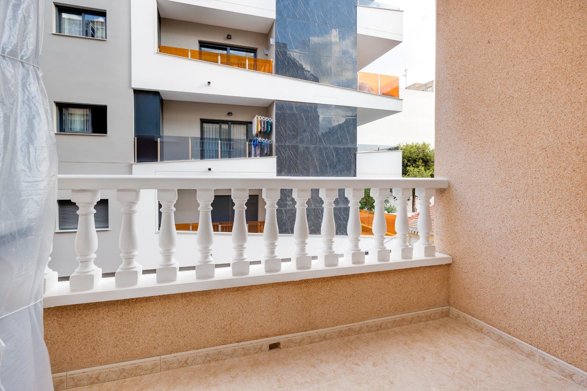 Resale - Apartamento - Torrevieja - Playa del Cura