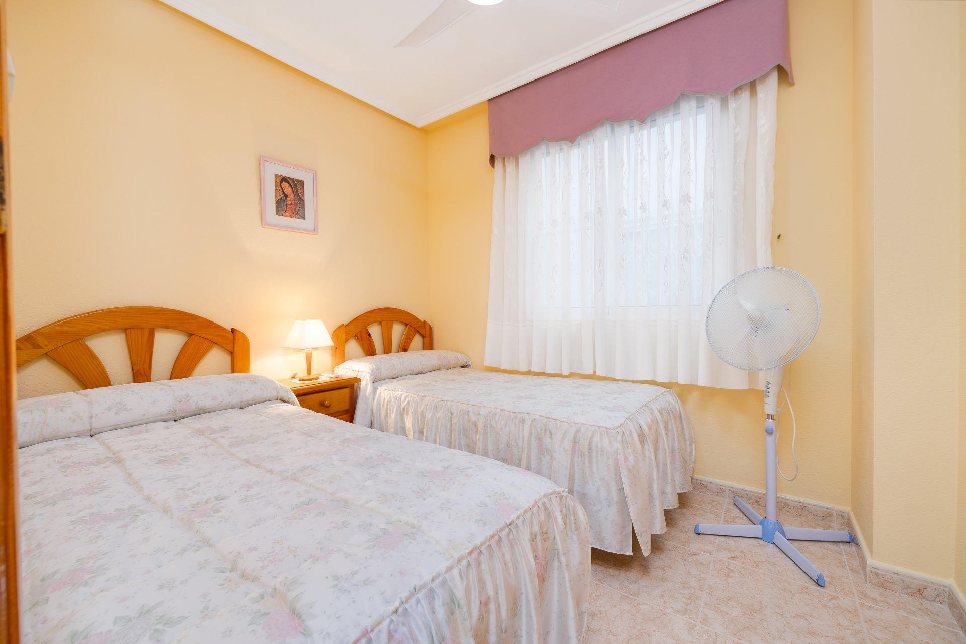 Resale - Apartamento - Torrevieja - Playa del Cura