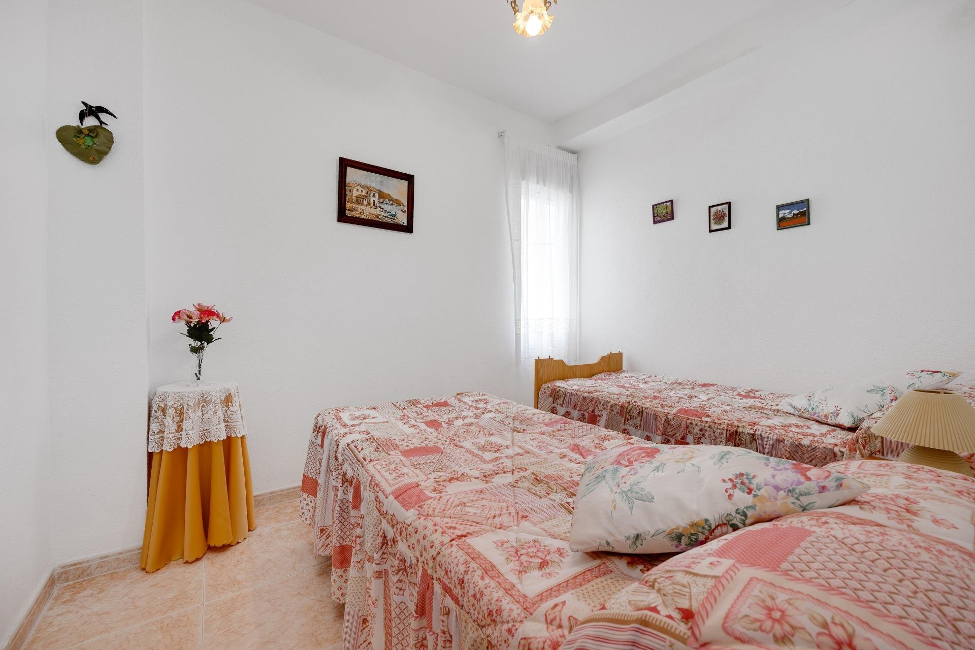 Resale - Apartamento - Torrevieja - Playa del Cura