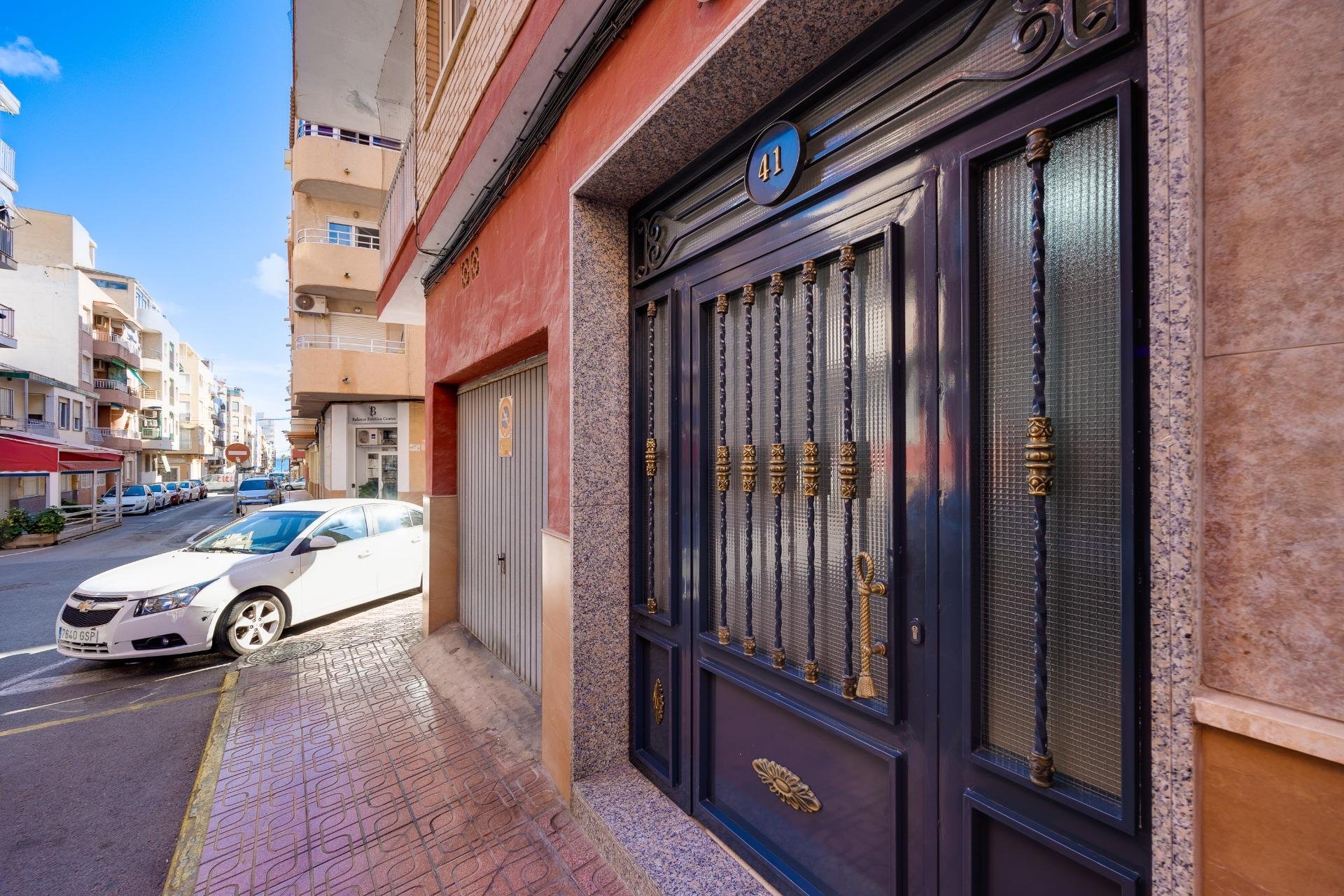 Resale - Apartamento - Torrevieja - Playa del Cura