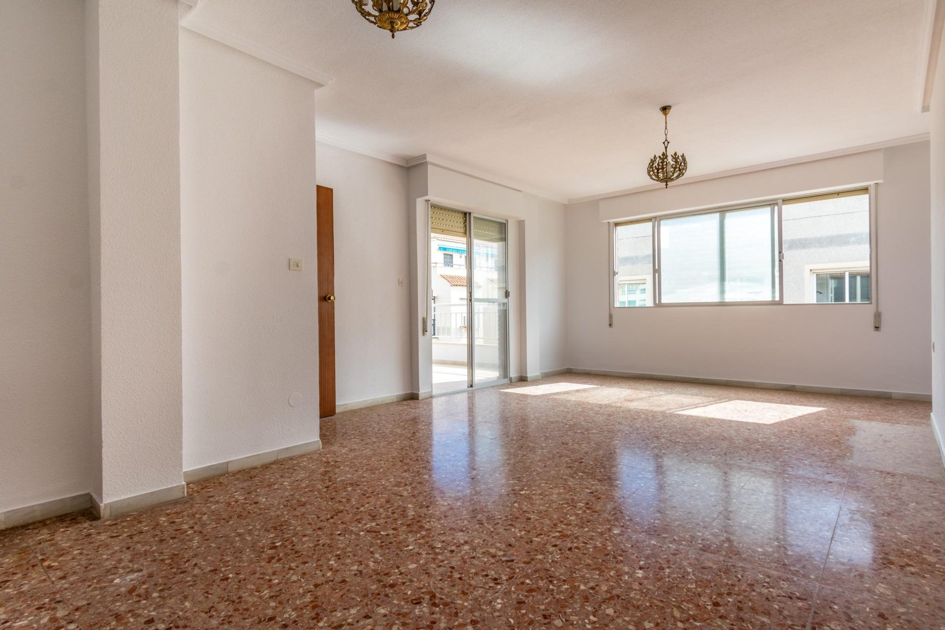 Resale - Apartamento - Torrevieja - Playa del Cura