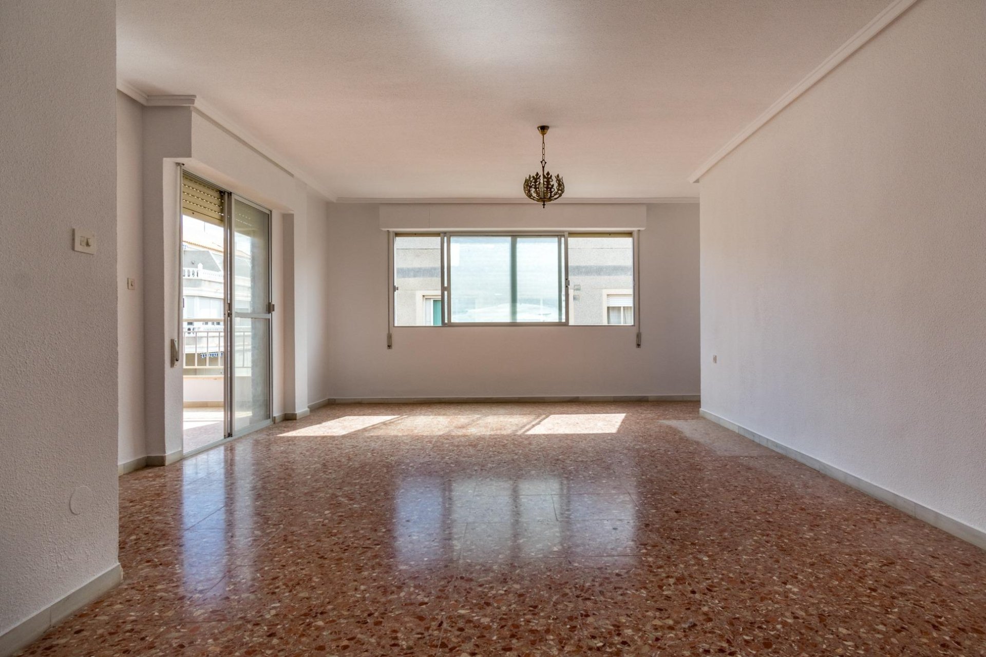 Resale - Apartamento - Torrevieja - Playa del Cura