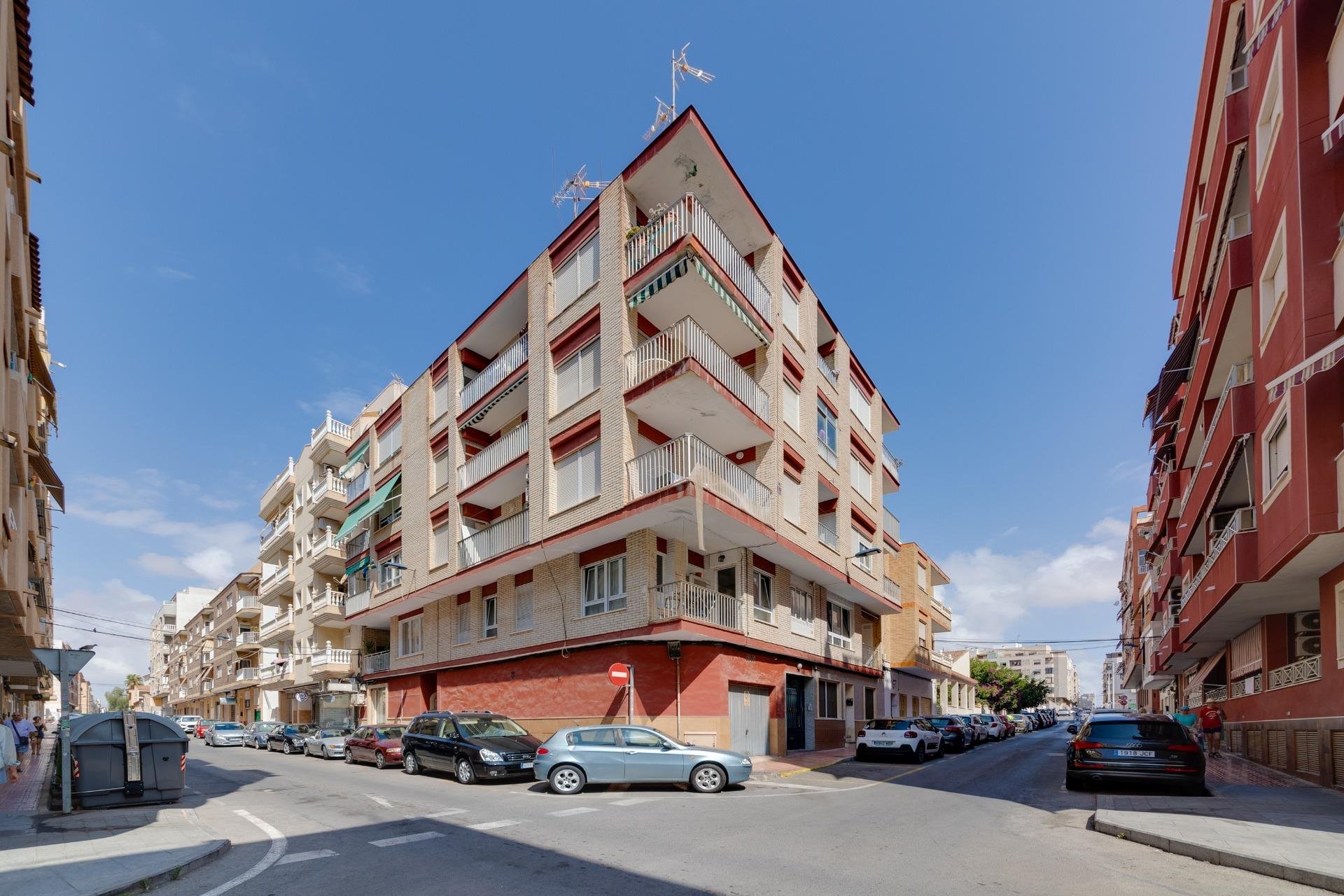 Resale - Apartamento - Torrevieja - Playa del Cura