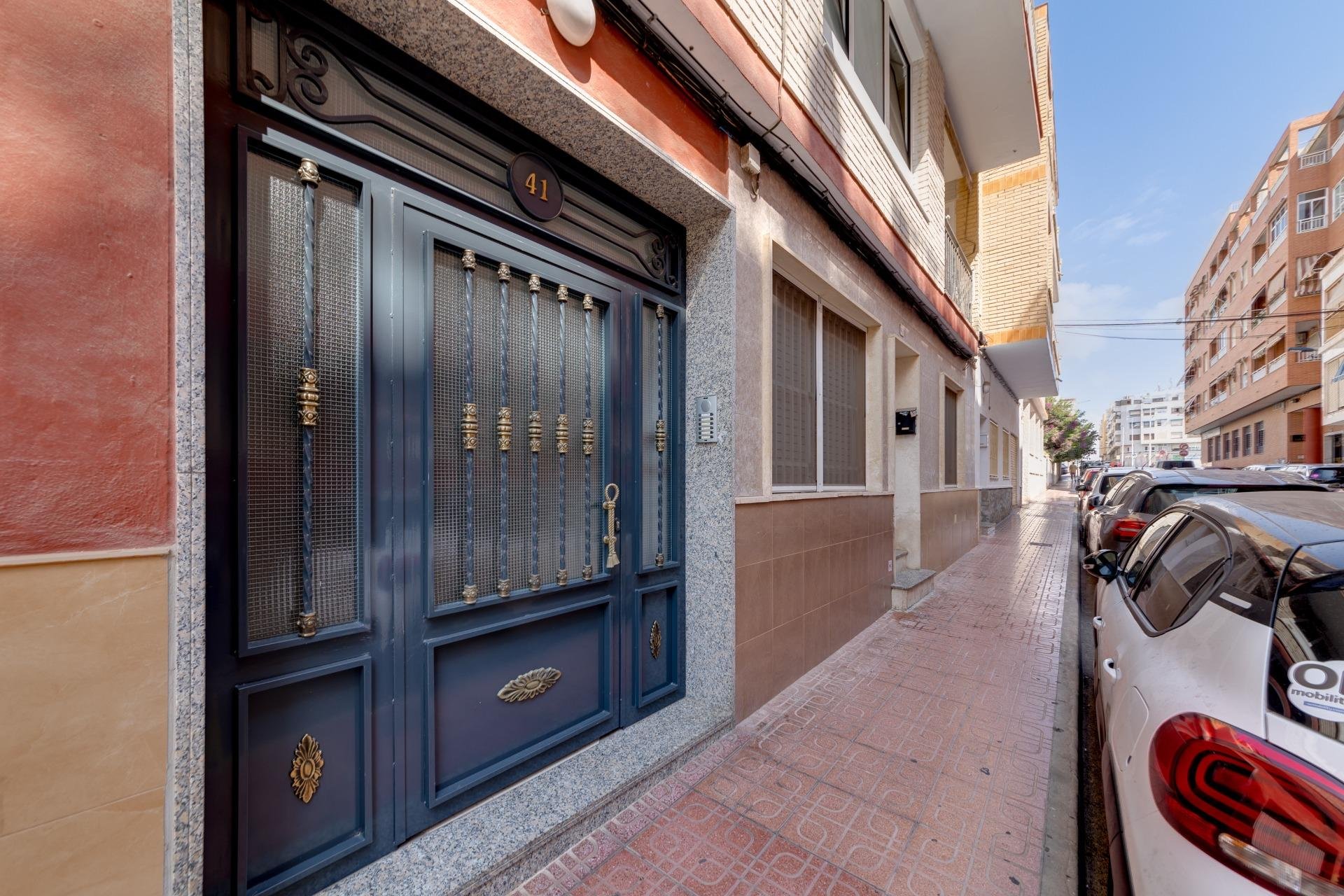 Resale - Apartamento - Torrevieja - Playa del Cura