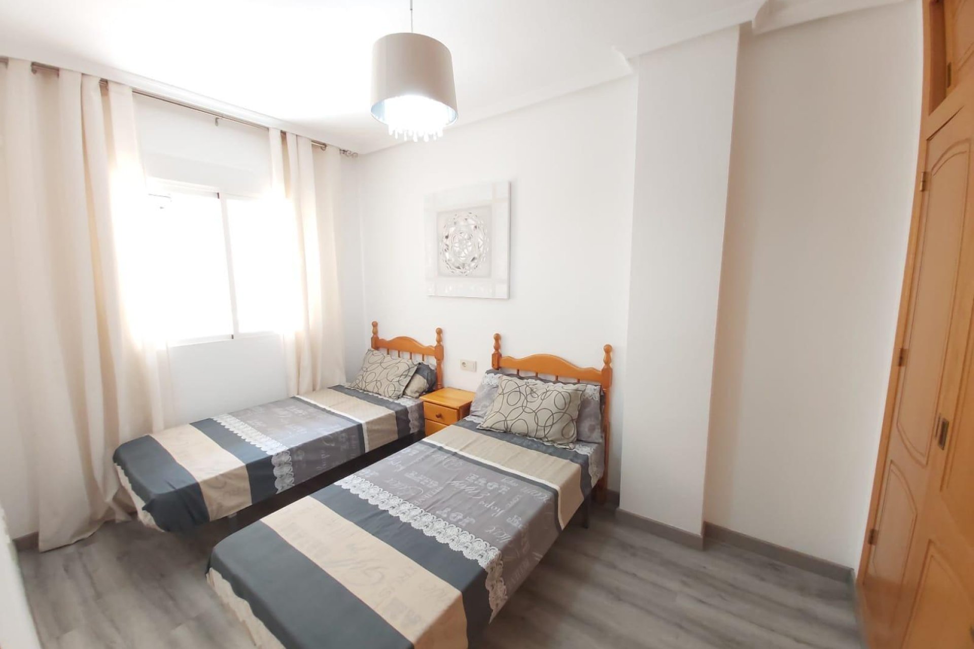 Resale - Apartamento - Torrevieja - Playa del Cura