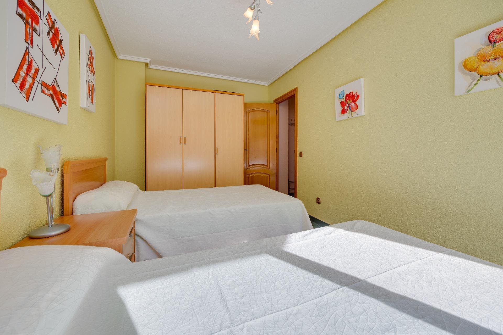 Resale - Apartamento - Torrevieja - Playa del Cura