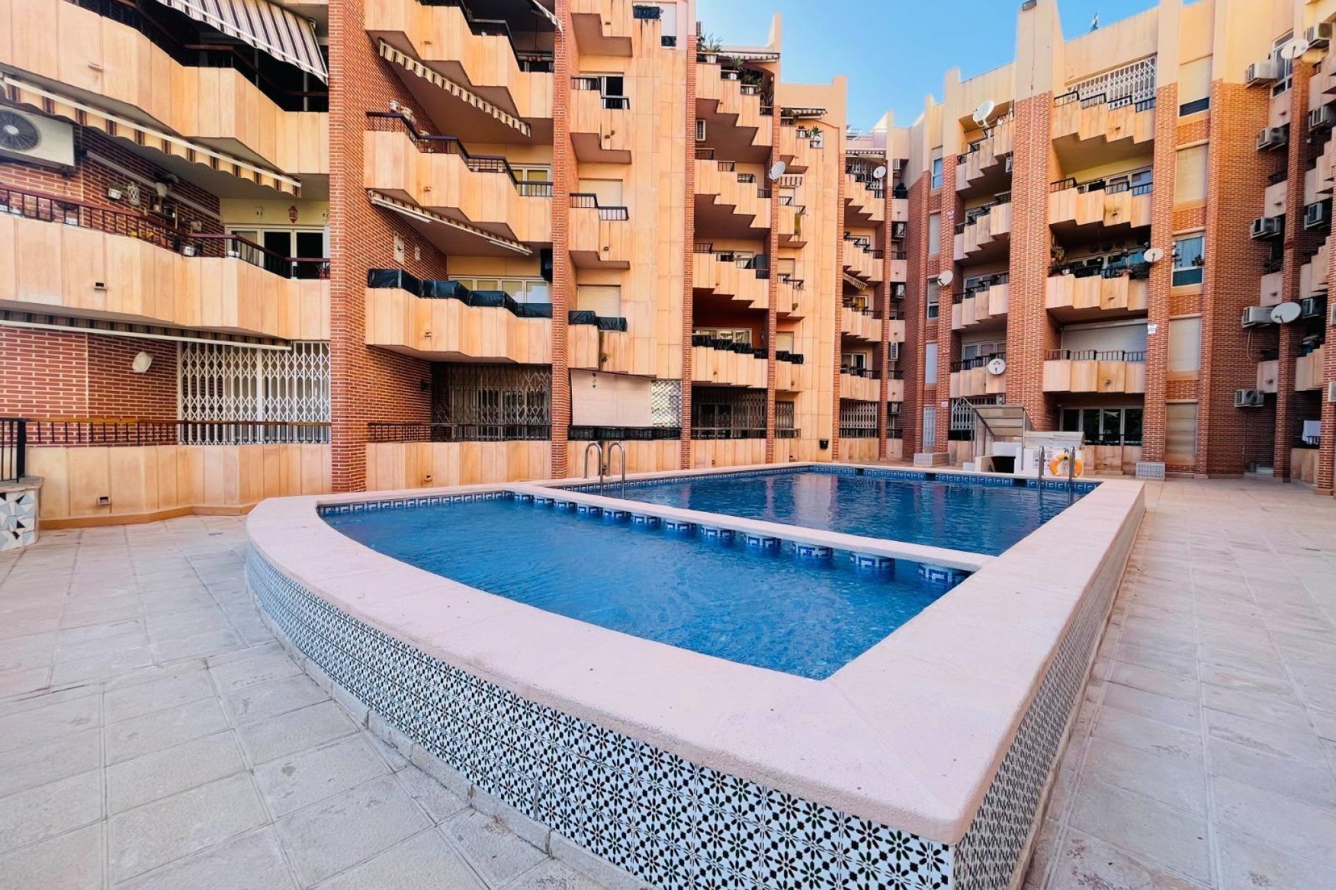 Resale - Apartamento - Torrevieja - Playa del Cura