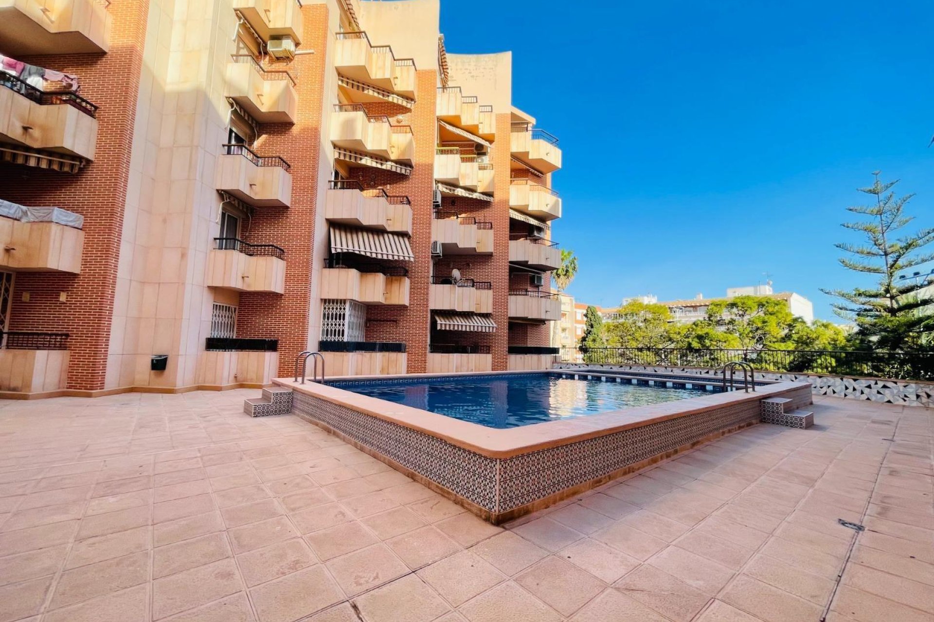 Resale - Apartamento - Torrevieja - Playa del Cura