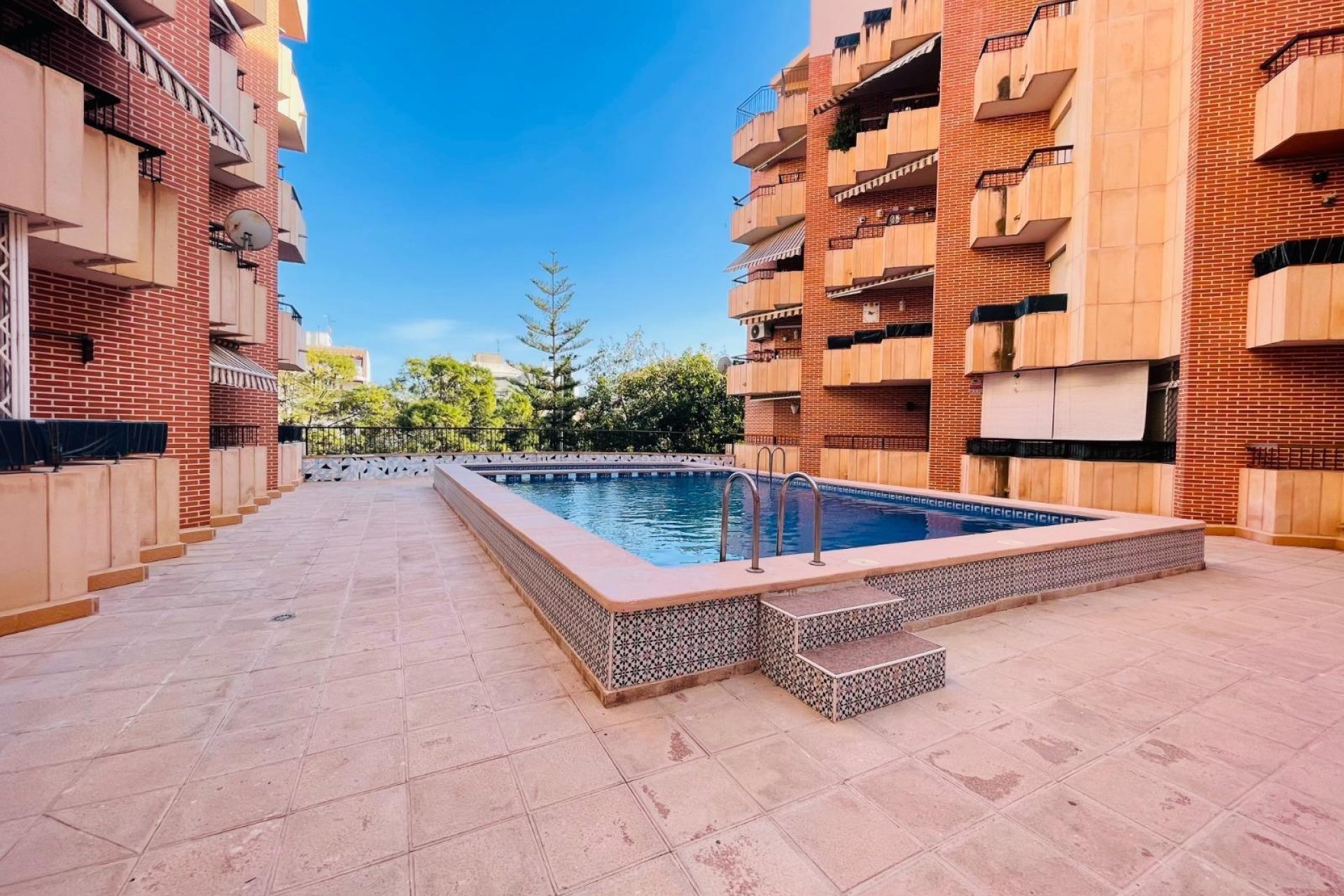 Resale - Apartamento - Torrevieja - Playa del Cura