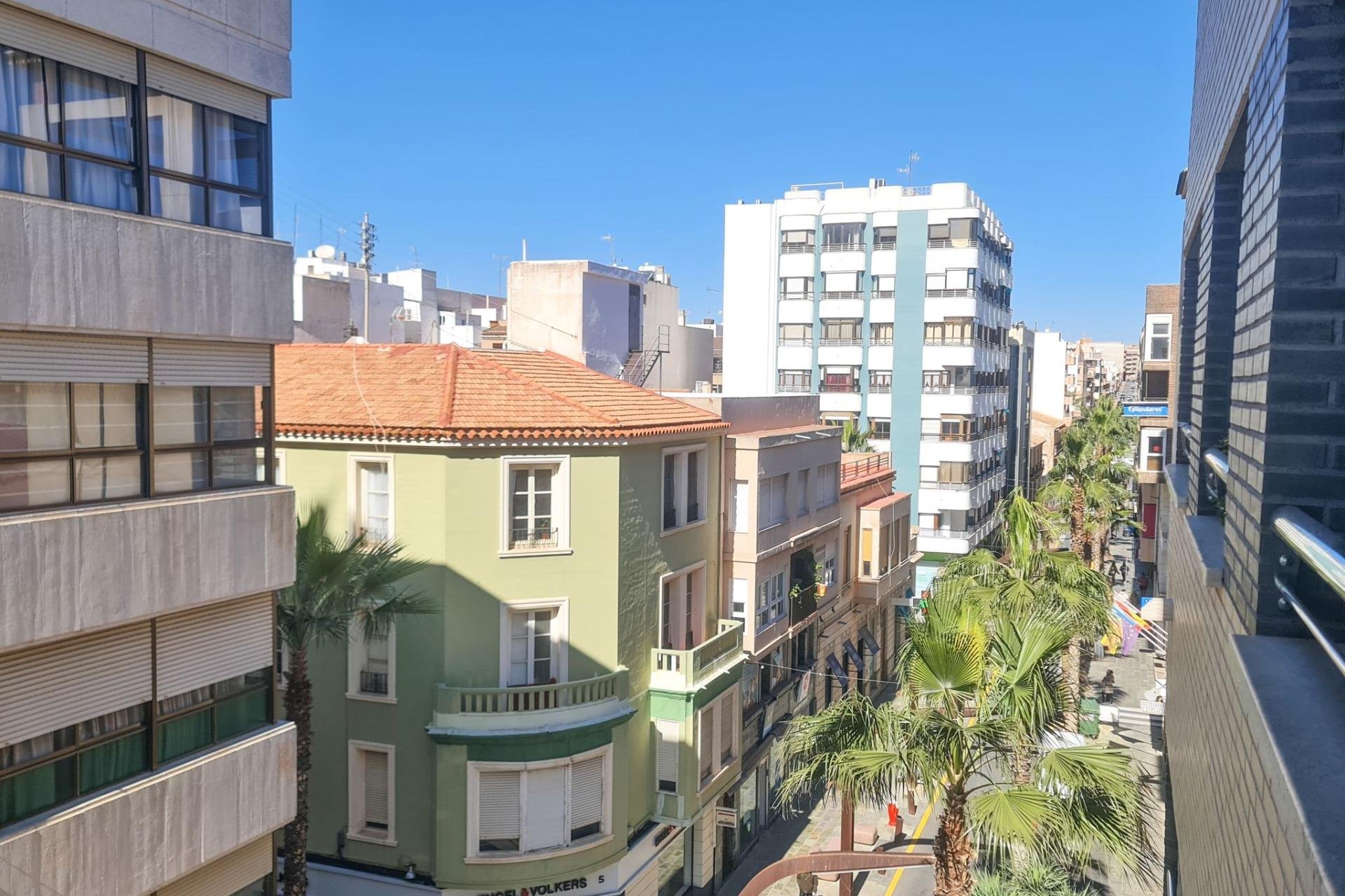 Resale - Apartamento - Torrevieja - Puerto